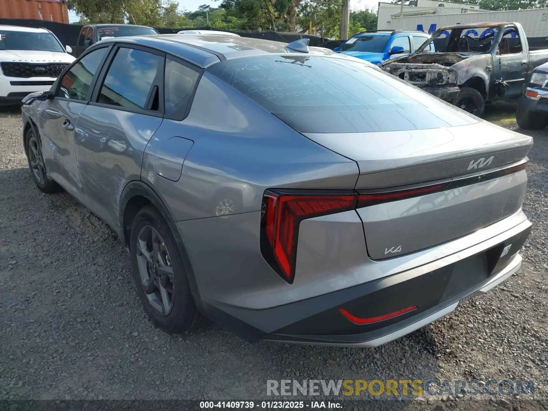 3 fotografías del automóvil dañado 3KPFT4DE4SE026612 KIA K4 2025