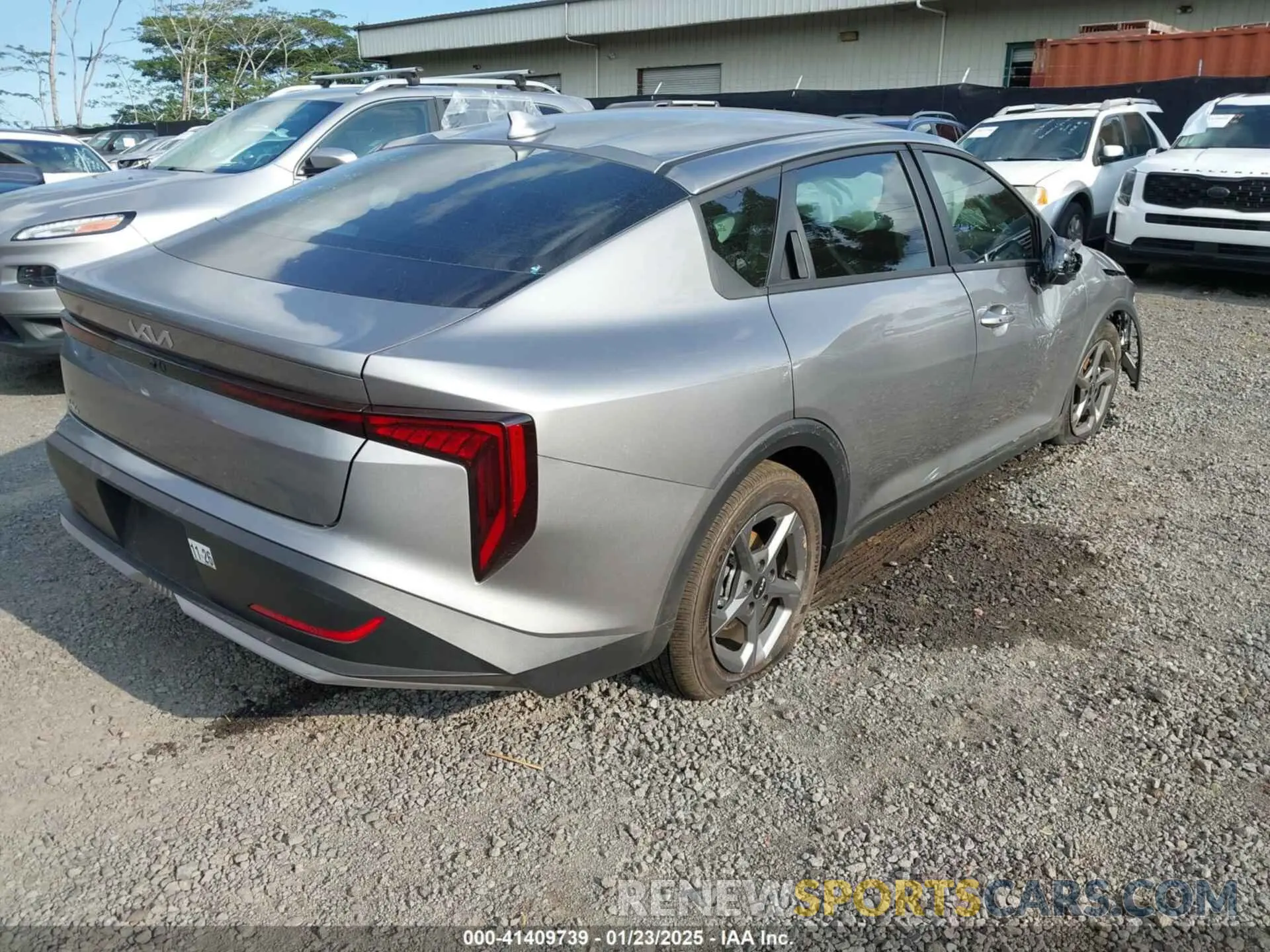 4 fotografías del automóvil dañado 3KPFT4DE4SE026612 KIA K4 2025