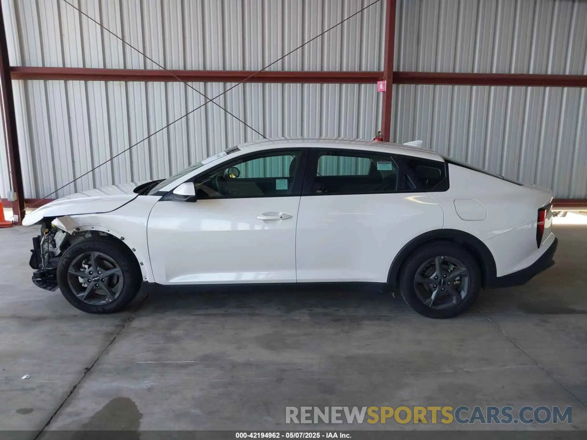 15 fotografías del automóvil dañado 3KPFT4DE4SE029431 KIA K4 2025
