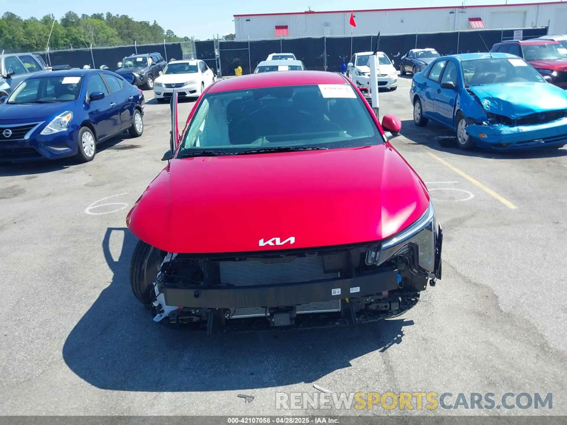 13 fotografías del automóvil dañado 3KPFT4DE4SE105701 KIA K4 2025