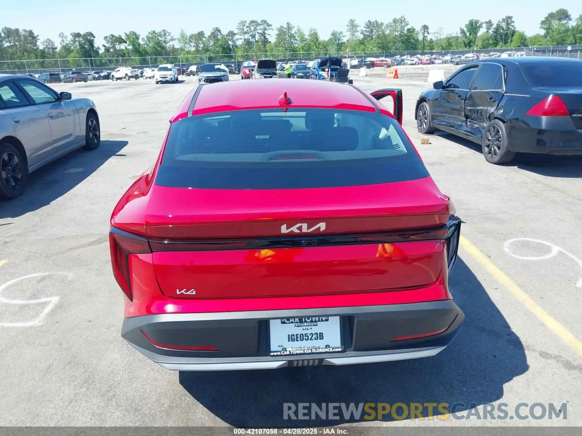 17 fotografías del automóvil dañado 3KPFT4DE4SE105701 KIA K4 2025