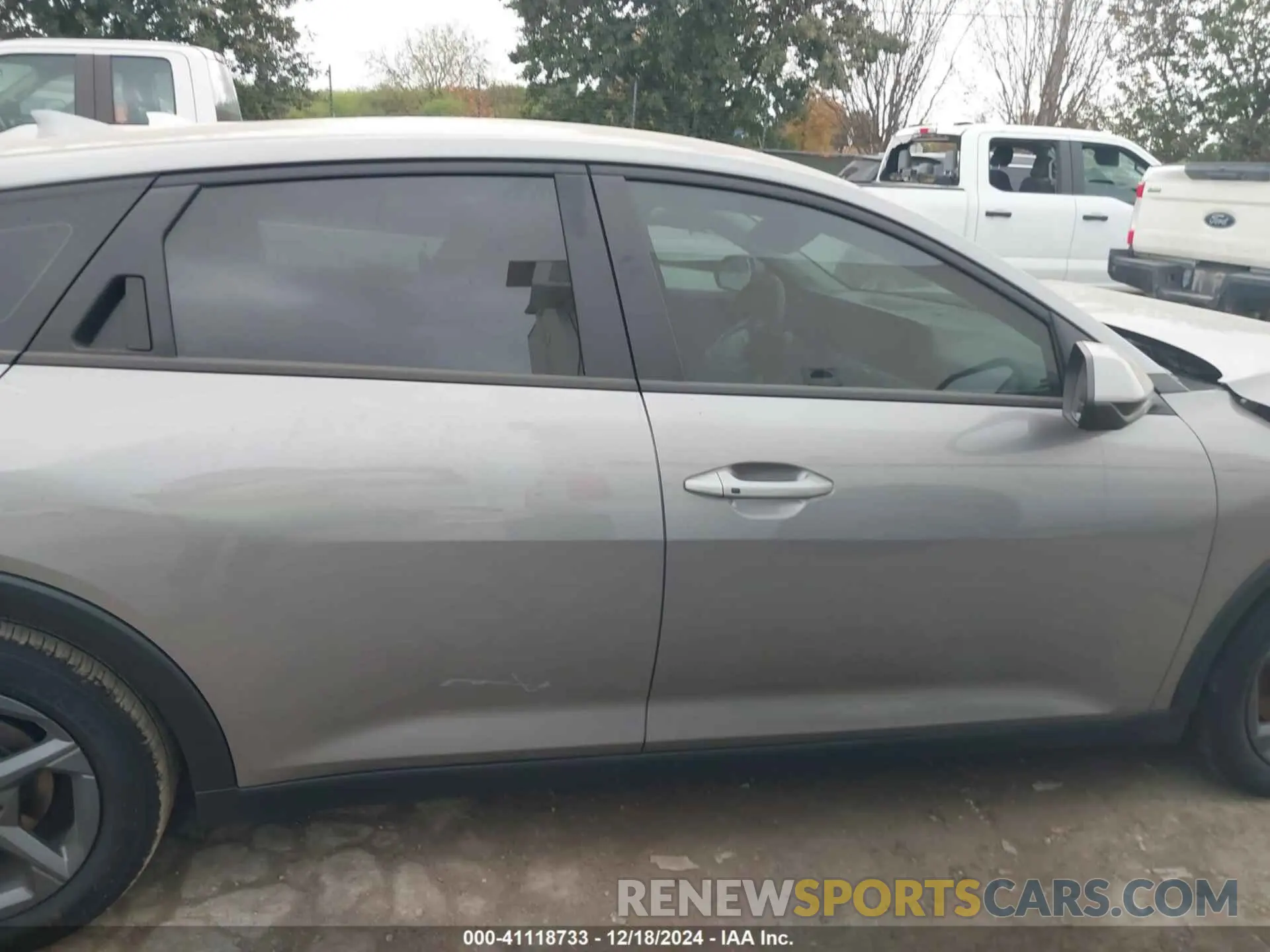 12 fotografías del automóvil dañado 3KPFT4DE5SE013044 KIA K4 2025