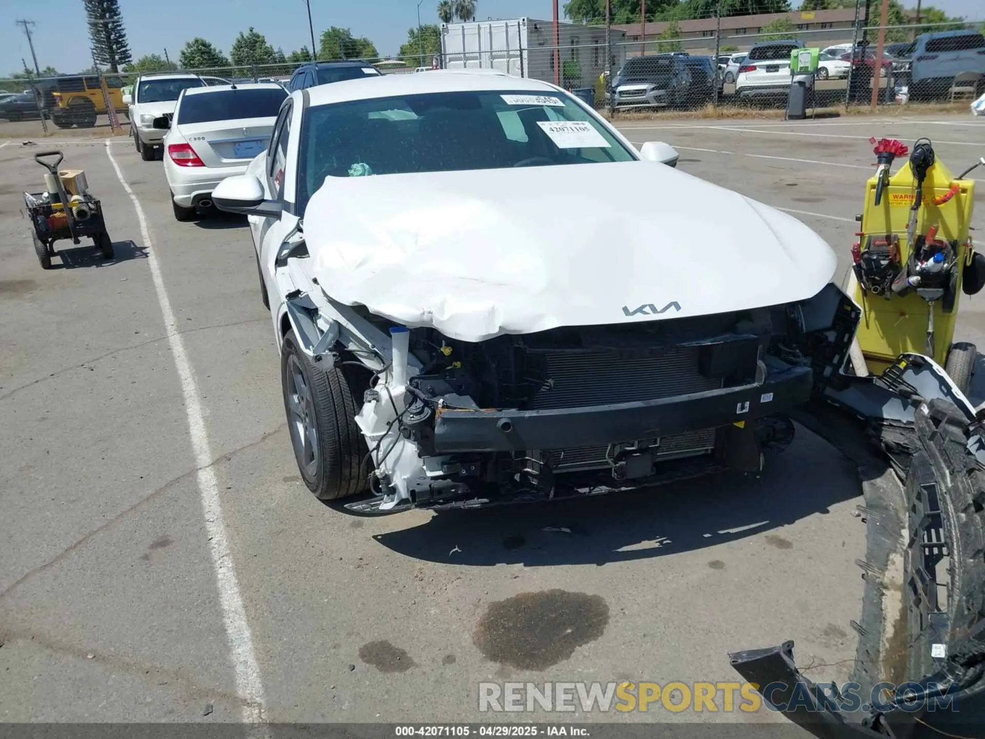 20 fotografías del automóvil dañado 3KPFT4DE5SE022813 KIA K4 2025