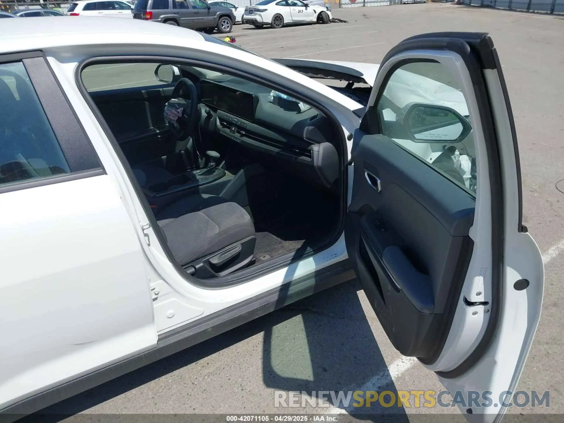 5 fotografías del automóvil dañado 3KPFT4DE5SE022813 KIA K4 2025