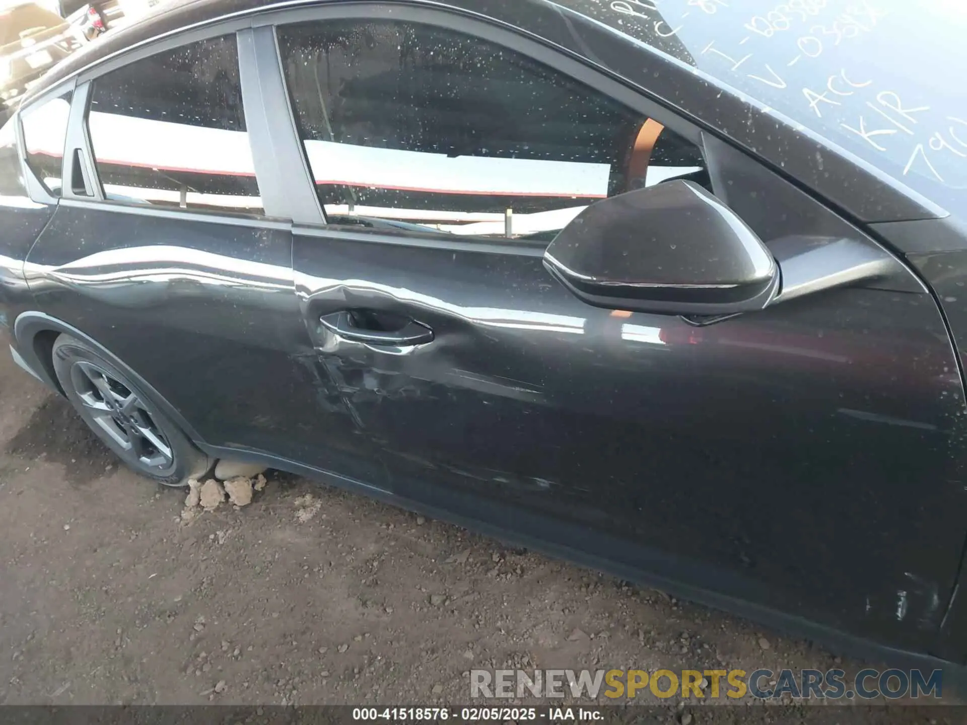 13 fotografías del automóvil dañado 3KPFT4DE5SE036436 KIA K4 2025