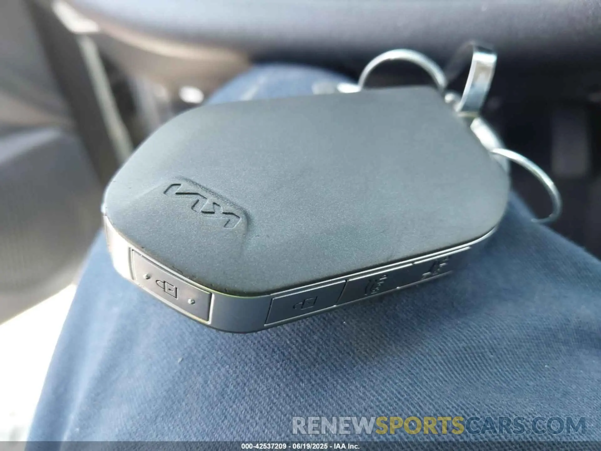 11 fotografías del automóvil dañado 3KPFT4DE5SE047453 KIA K4 2025