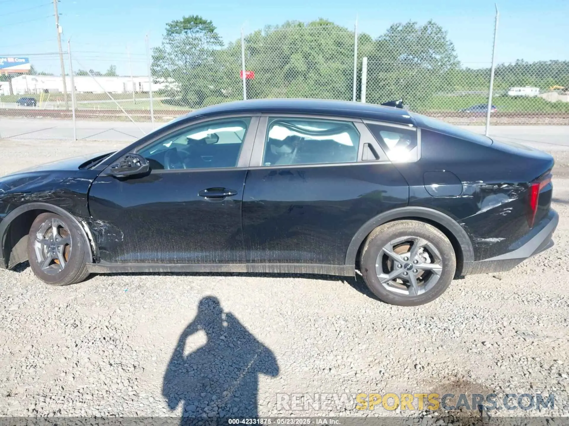 14 fotografías del automóvil dañado 3KPFT4DE6SE094281 KIA K4 2025