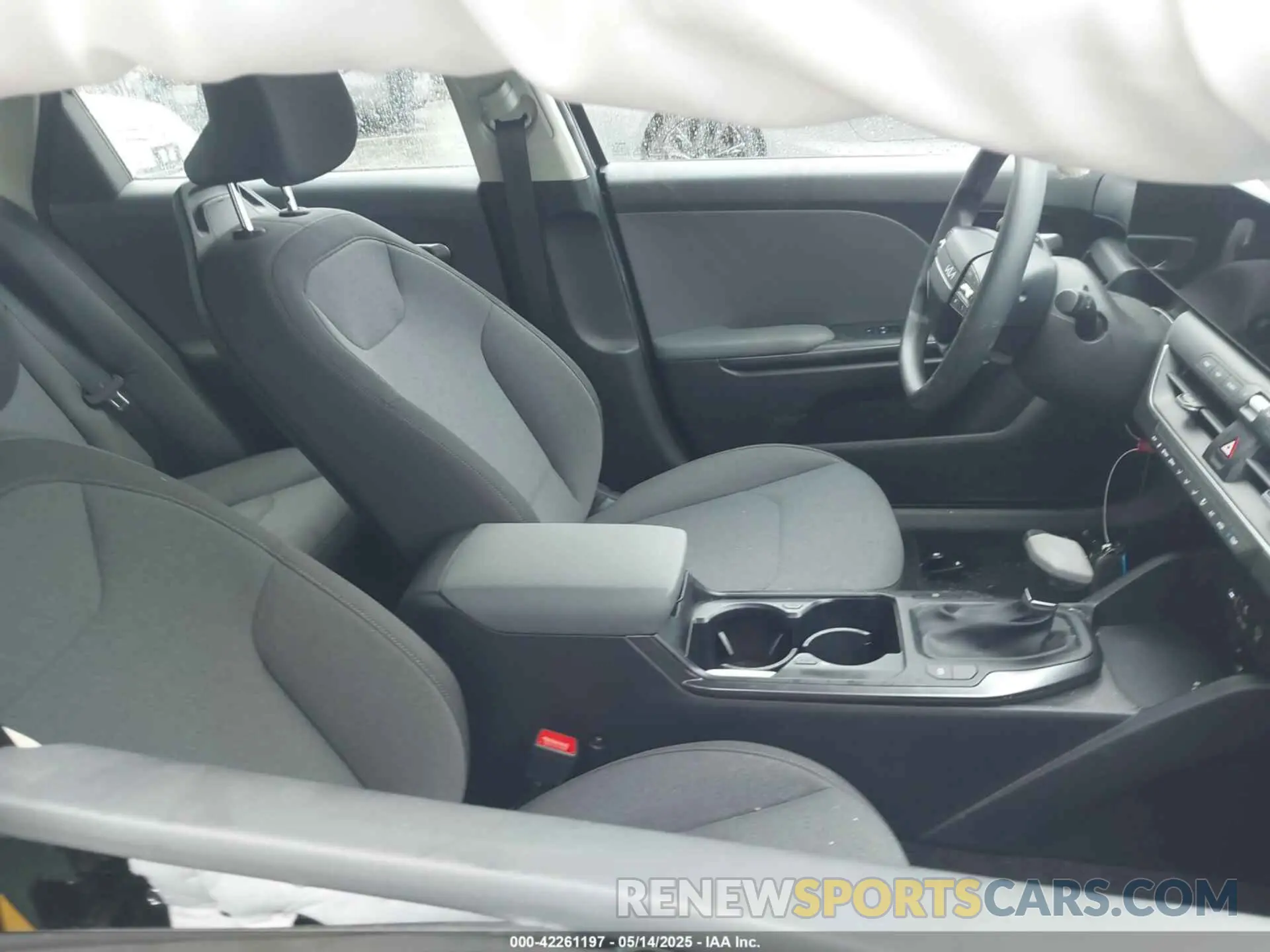 5 fotografías del automóvil dañado 3KPFT4DE7SE005141 KIA K4 2025