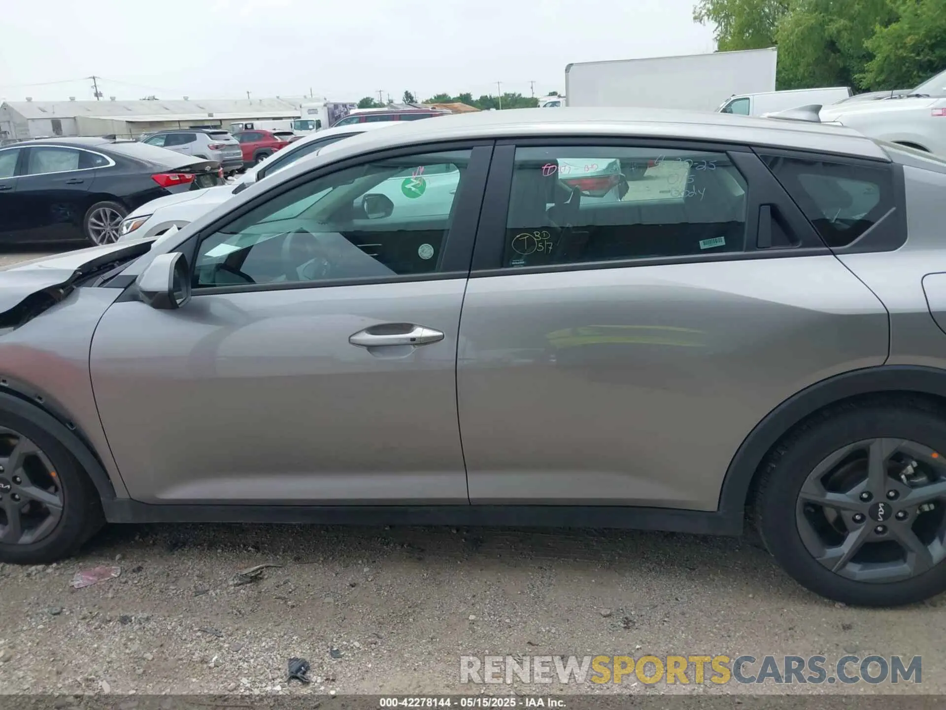 14 fotografías del automóvil dañado 3KPFT4DE7SE038320 KIA K4 2025