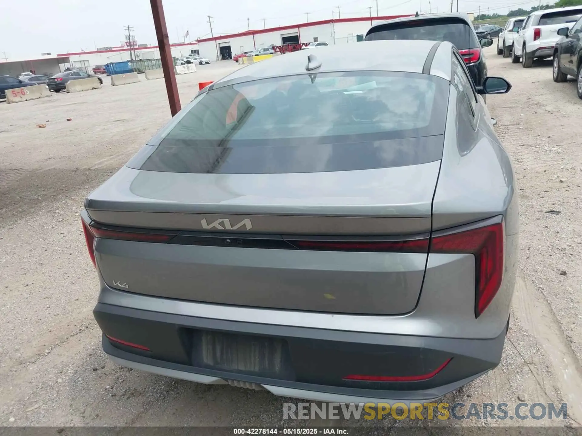 16 fotografías del automóvil dañado 3KPFT4DE7SE038320 KIA K4 2025