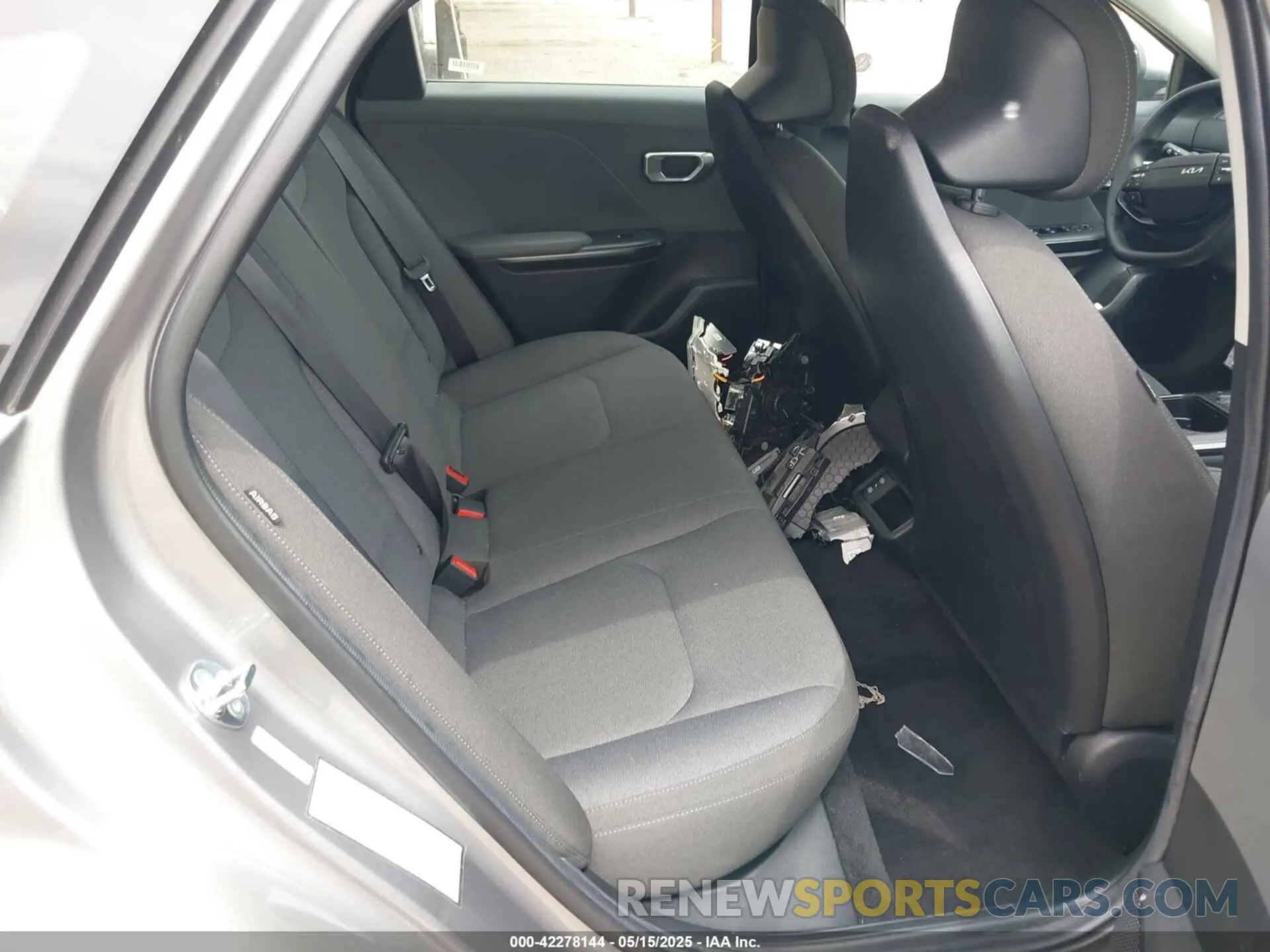 8 fotografías del automóvil dañado 3KPFT4DE7SE038320 KIA K4 2025