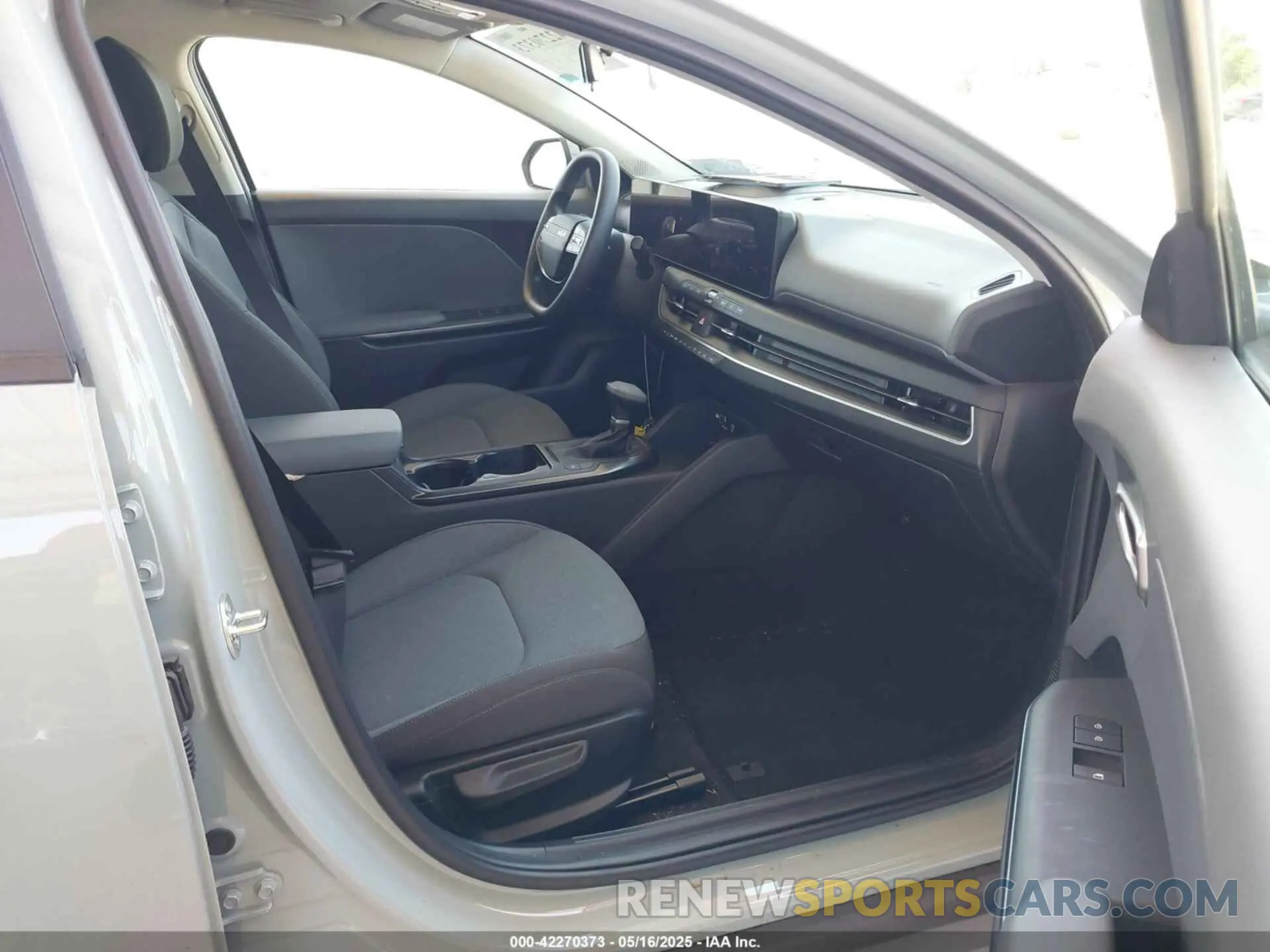 5 fotografías del automóvil dañado 3KPFT4DE8SE114725 KIA K4 2025