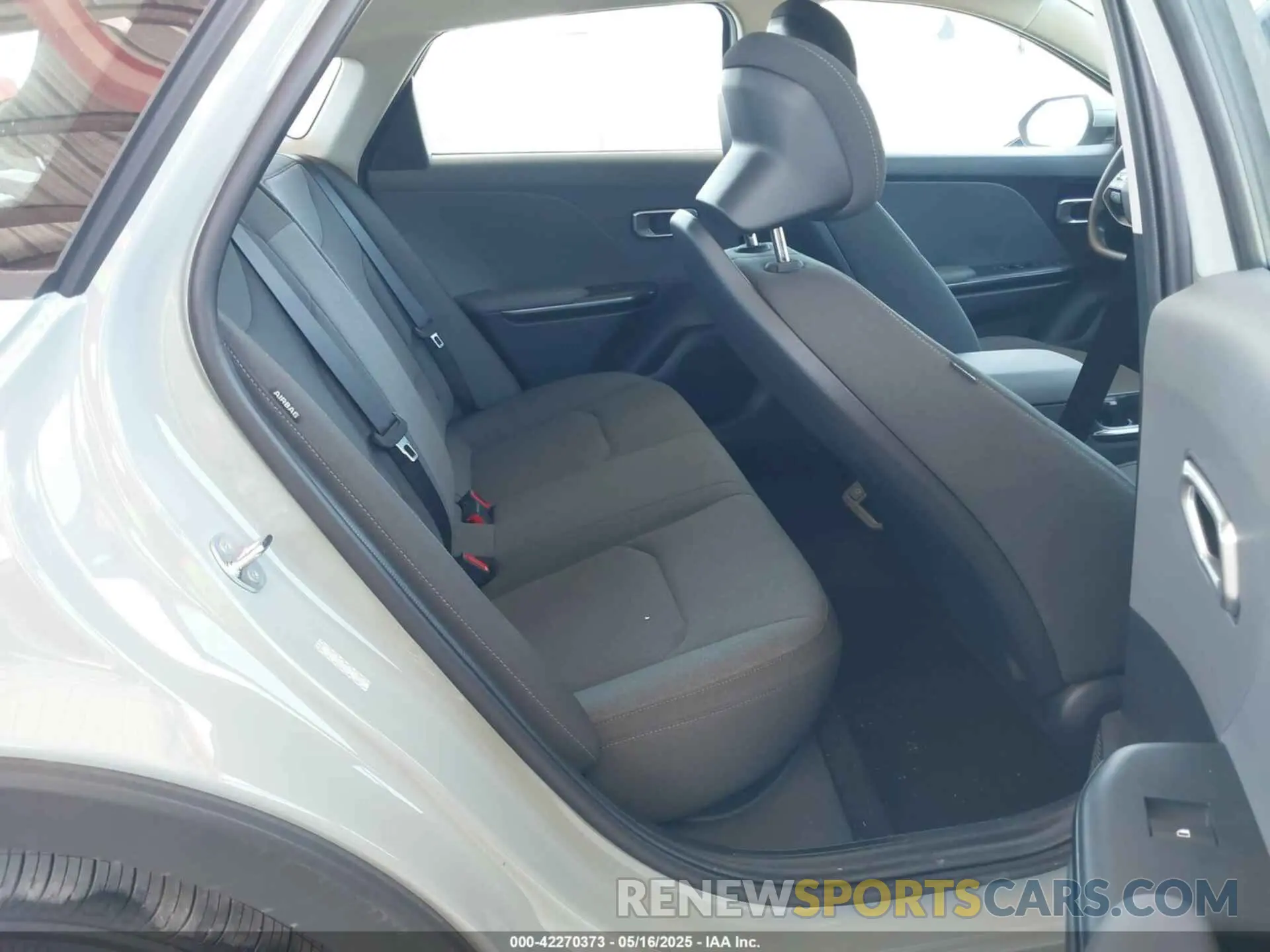 8 fotografías del automóvil dañado 3KPFT4DE8SE114725 KIA K4 2025