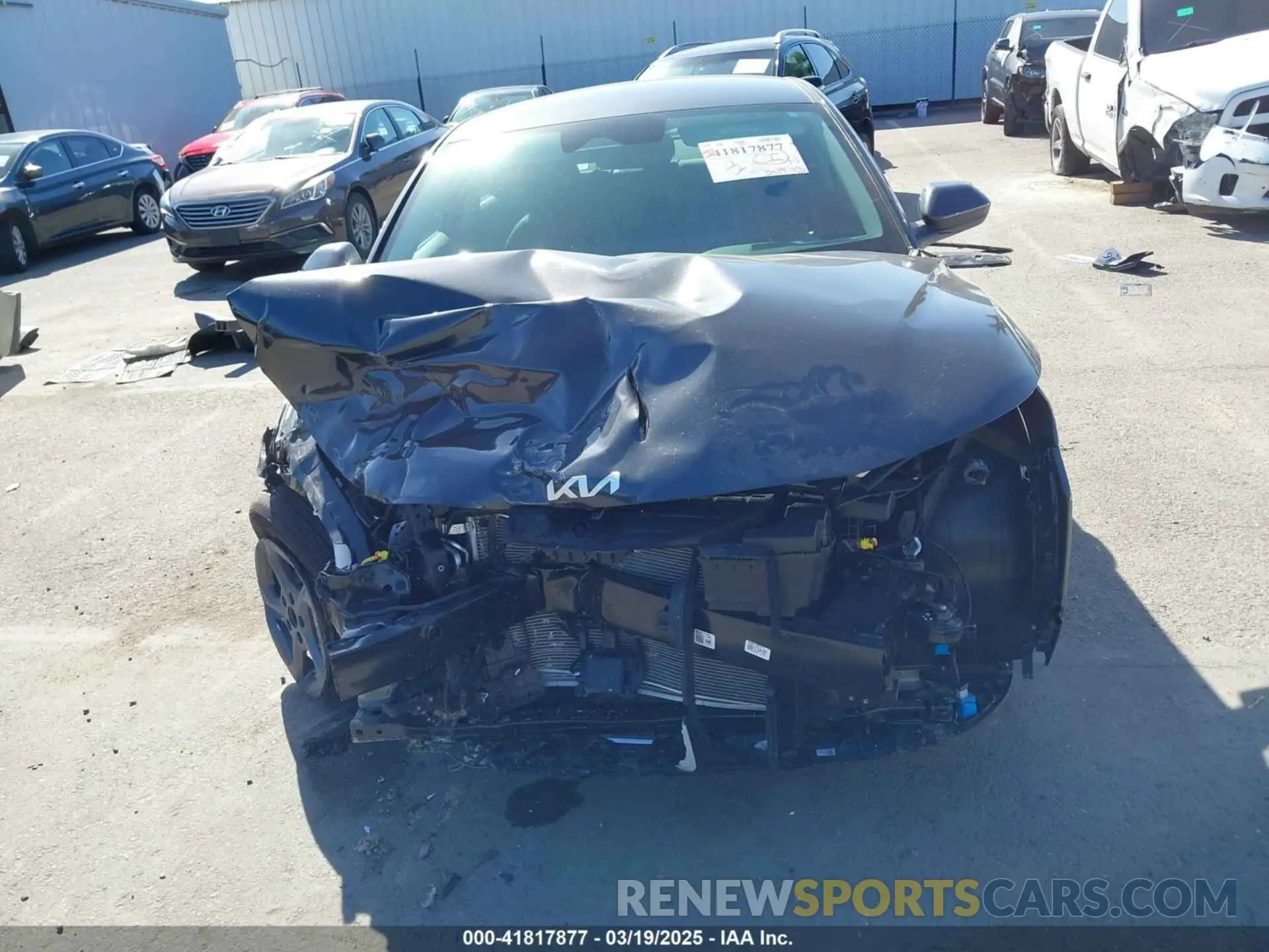 13 fotografías del automóvil dañado 3KPFT4DE9SE051568 KIA K4 2025