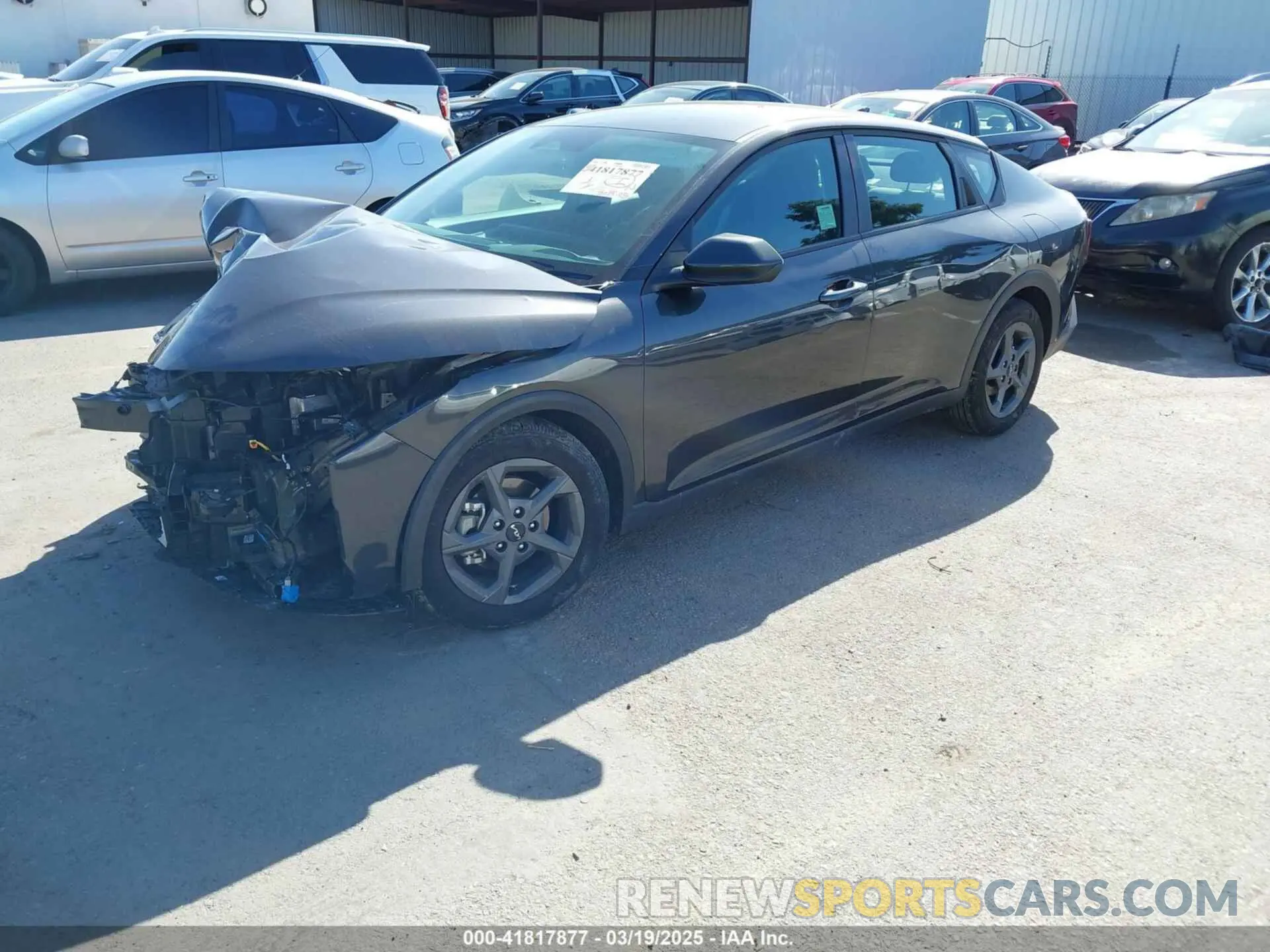 2 fotografías del automóvil dañado 3KPFT4DE9SE051568 KIA K4 2025