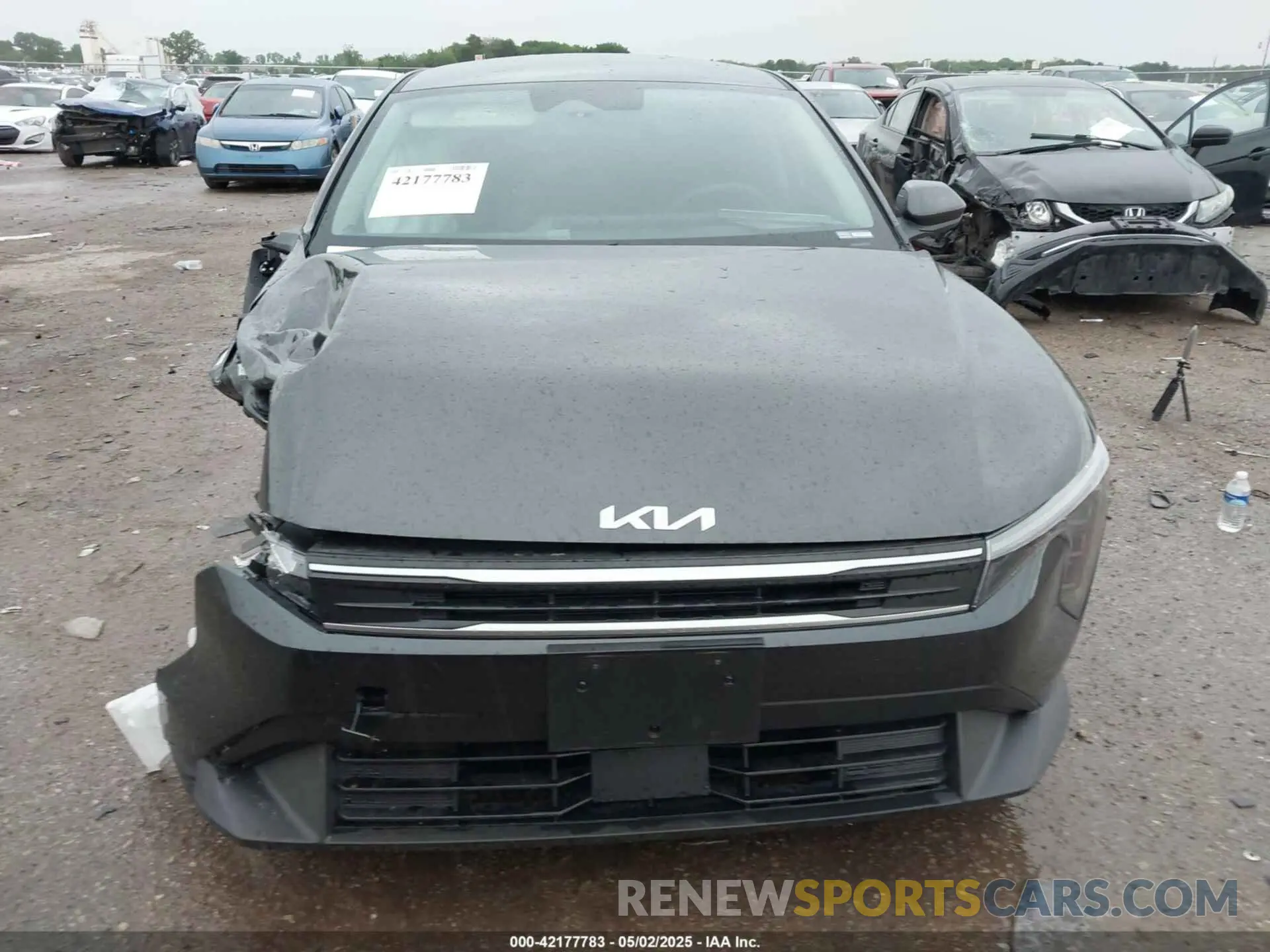 12 fotografías del automóvil dañado 3KPFT4DE9SE084876 KIA K4 2025