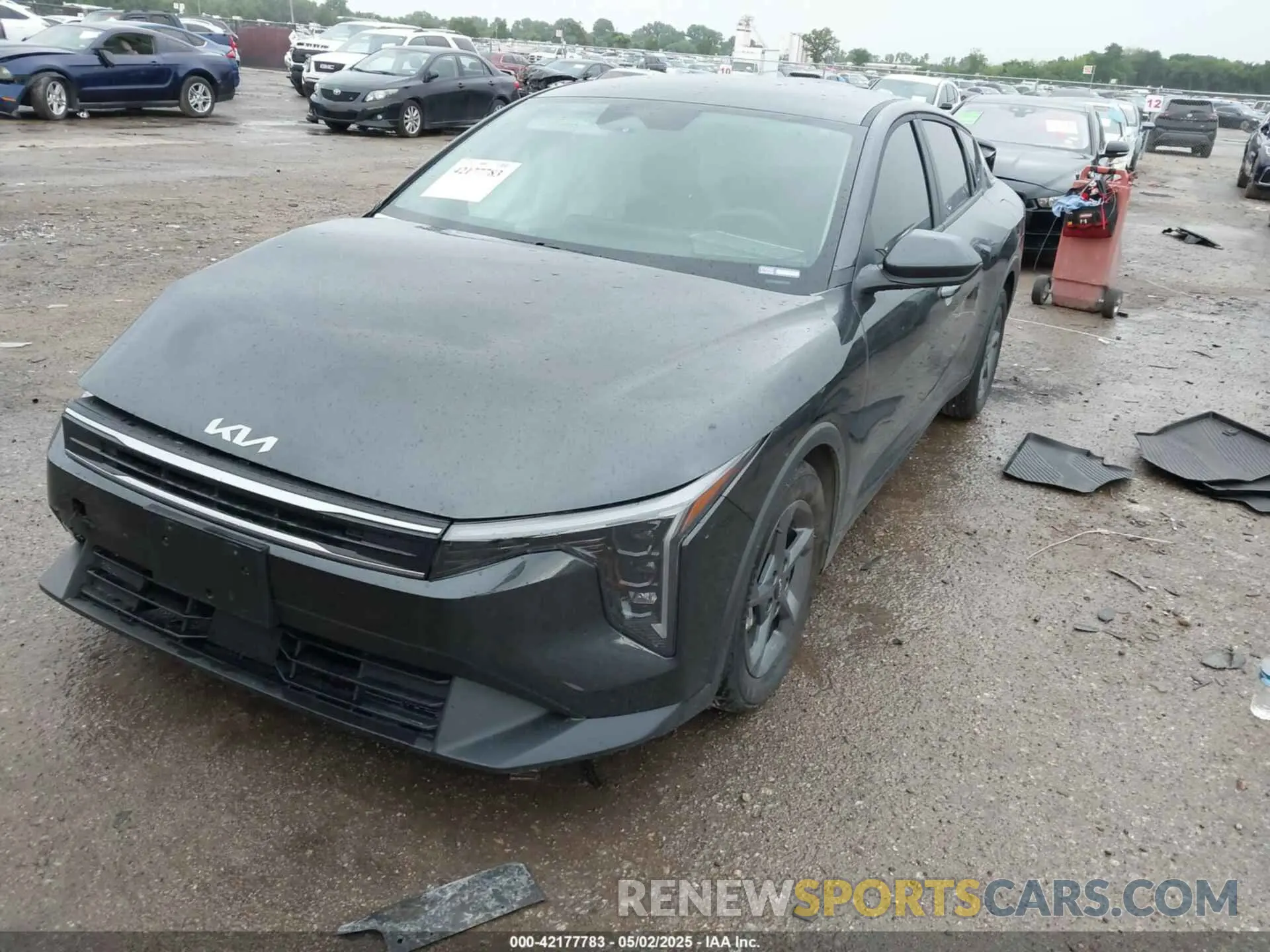 2 fotografías del automóvil dañado 3KPFT4DE9SE084876 KIA K4 2025