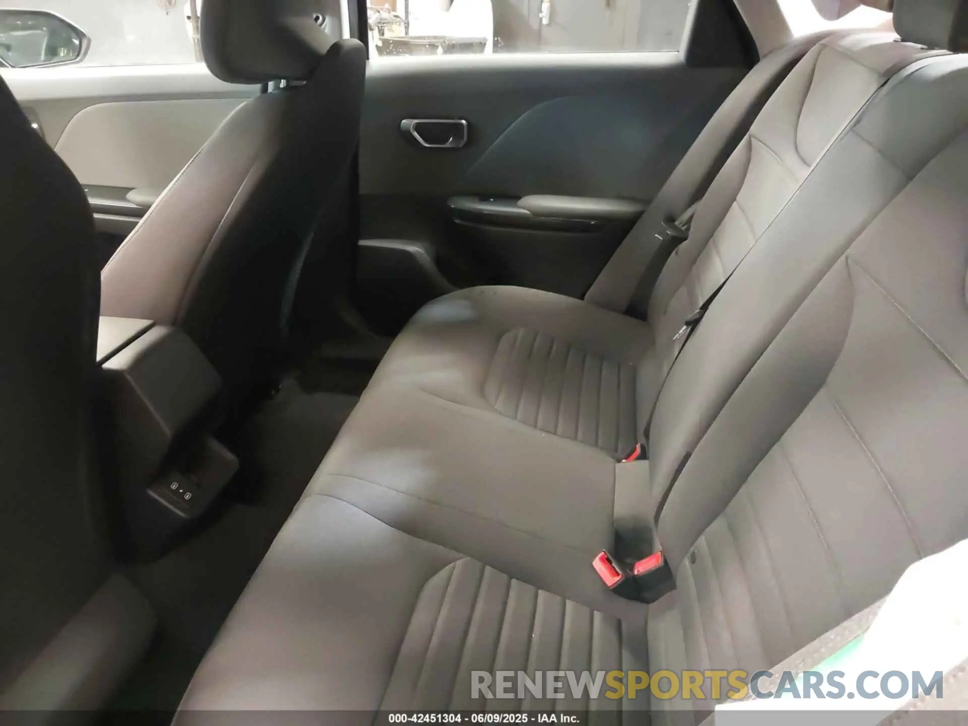 8 fotografías del automóvil dañado 3KPFU4DE1SE011689 KIA K4 2025