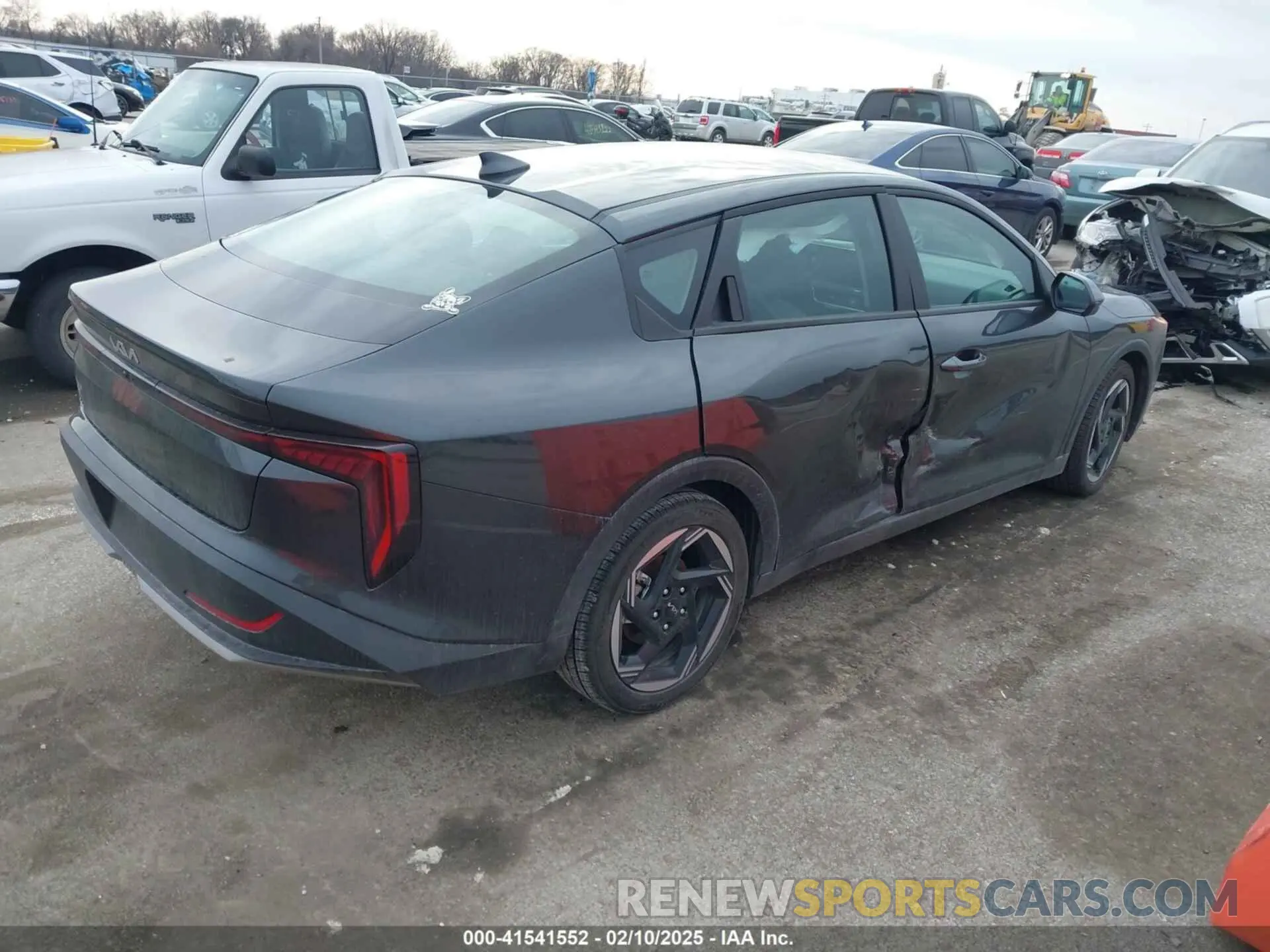 4 fotografías del automóvil dañado 3KPFU4DE1SE026967 KIA K4 2025