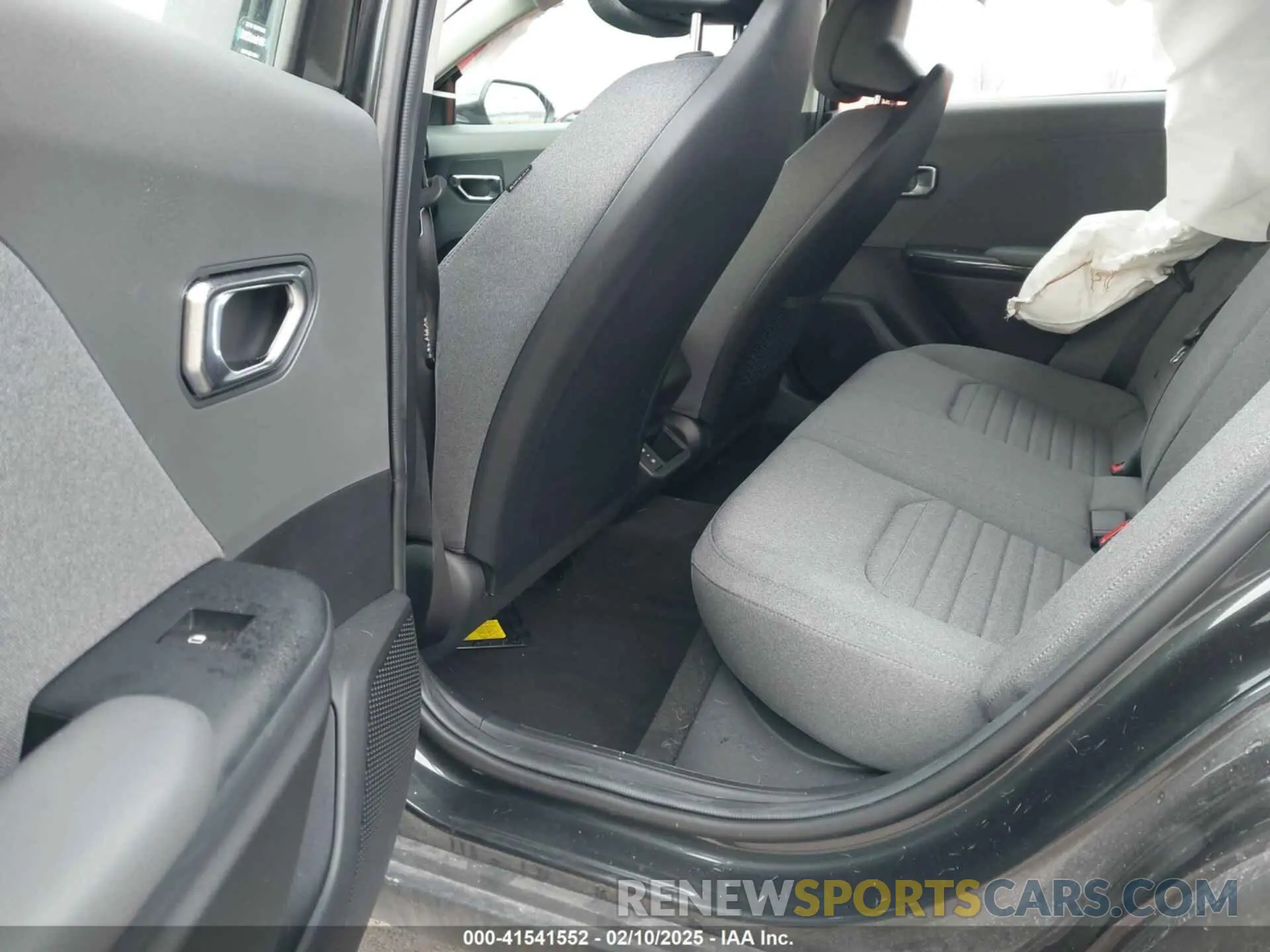 8 fotografías del automóvil dañado 3KPFU4DE1SE026967 KIA K4 2025