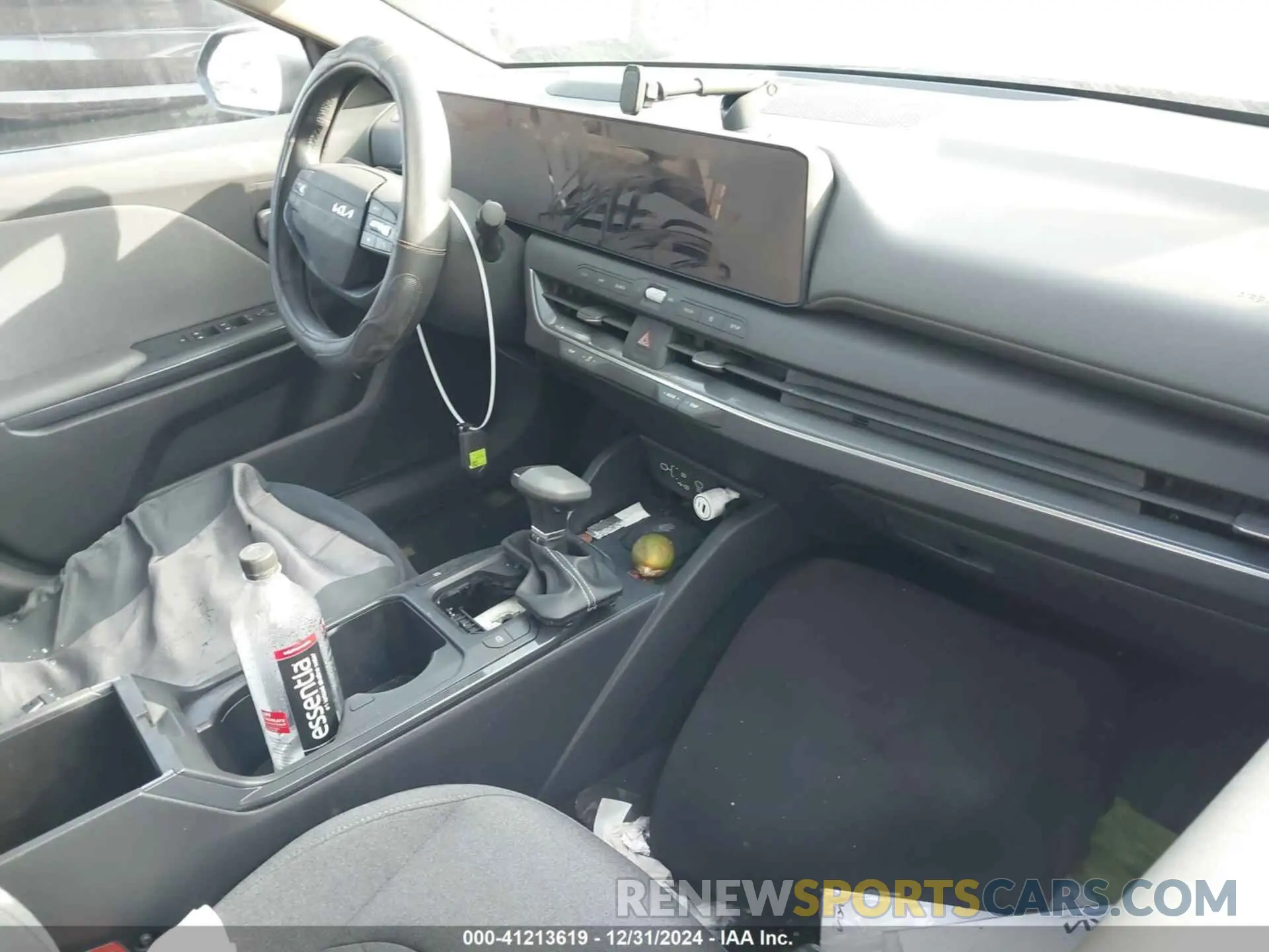 5 fotografías del automóvil dañado 3KPFU4DE3SE020295 KIA K4 2025