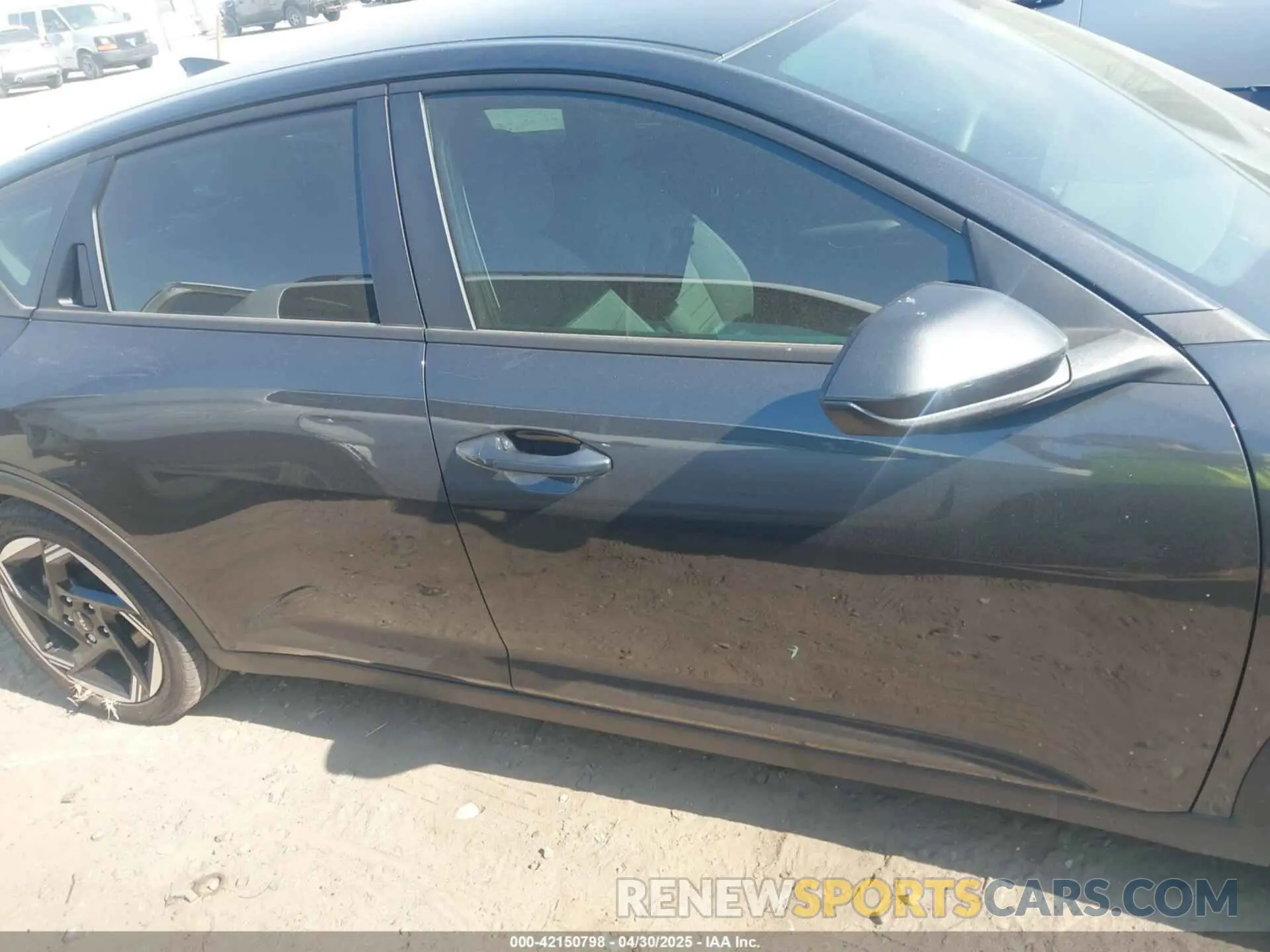 14 fotografías del automóvil dañado 3KPFU4DE5SE019035 KIA K4 2025
