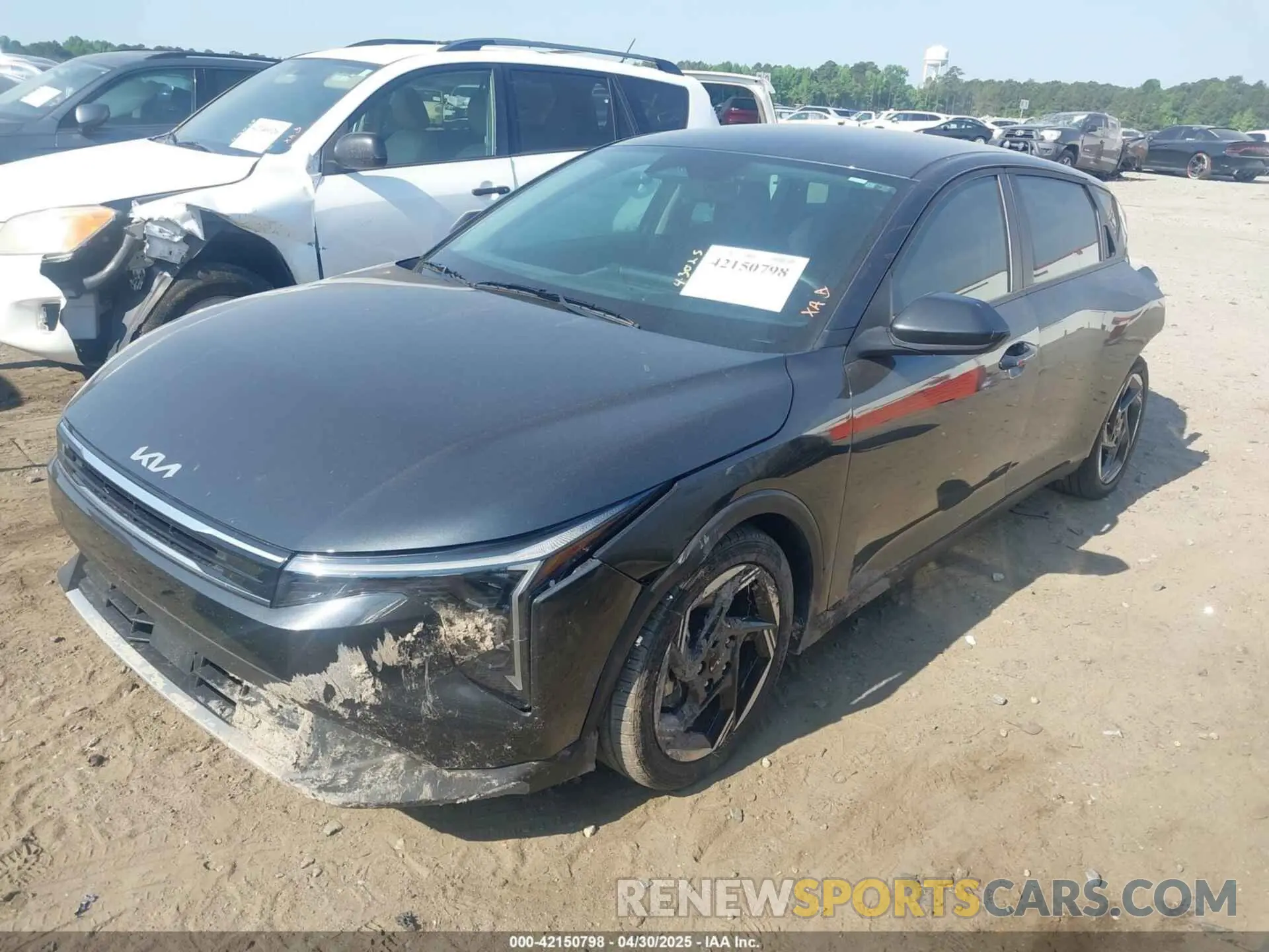 2 fotografías del automóvil dañado 3KPFU4DE5SE019035 KIA K4 2025