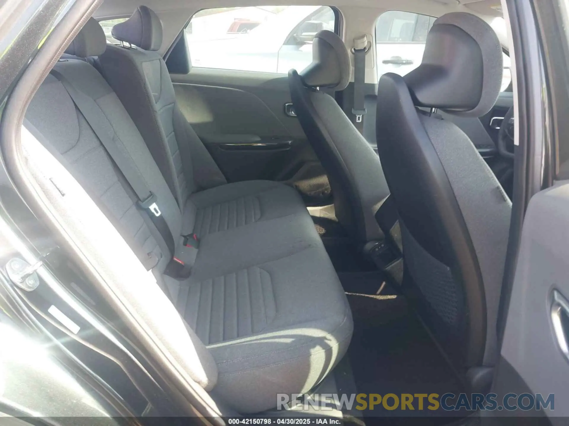 8 fotografías del automóvil dañado 3KPFU4DE5SE019035 KIA K4 2025