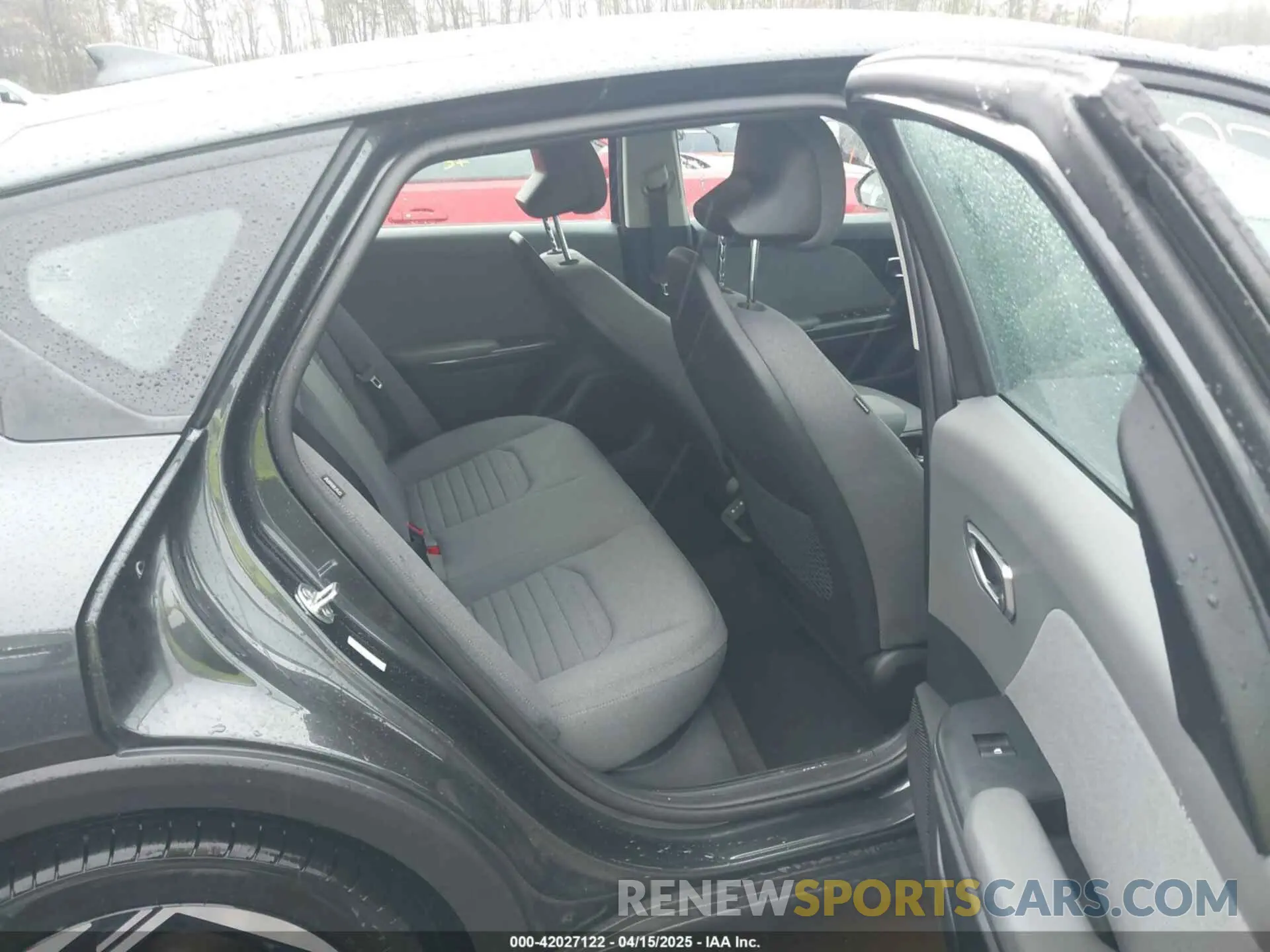 8 fotografías del automóvil dañado 3KPFU4DE6SE027192 KIA K4 2025