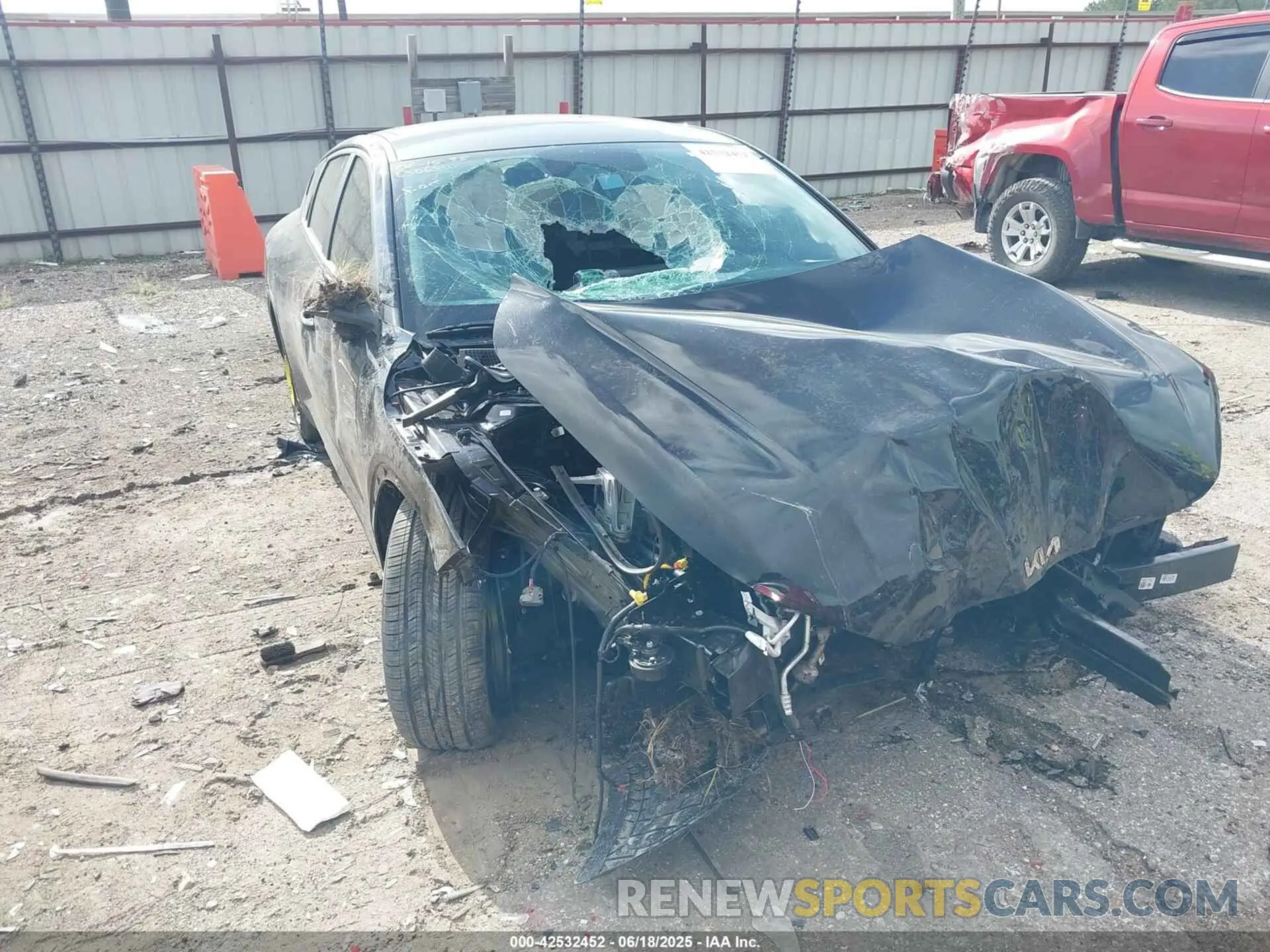 1 fotografías del automóvil dañado 3KPFU4DE6SE148191 KIA K4 2025