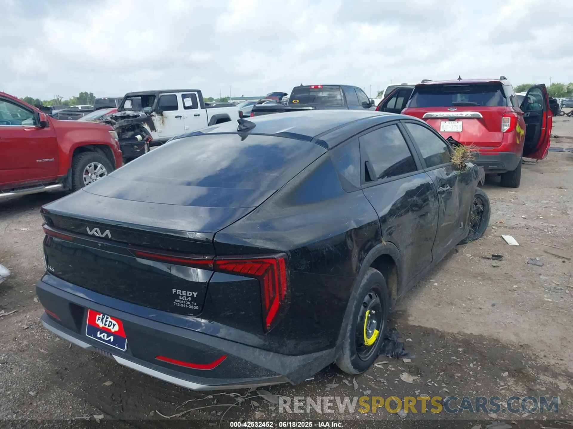 4 fotografías del automóvil dañado 3KPFU4DE6SE148191 KIA K4 2025