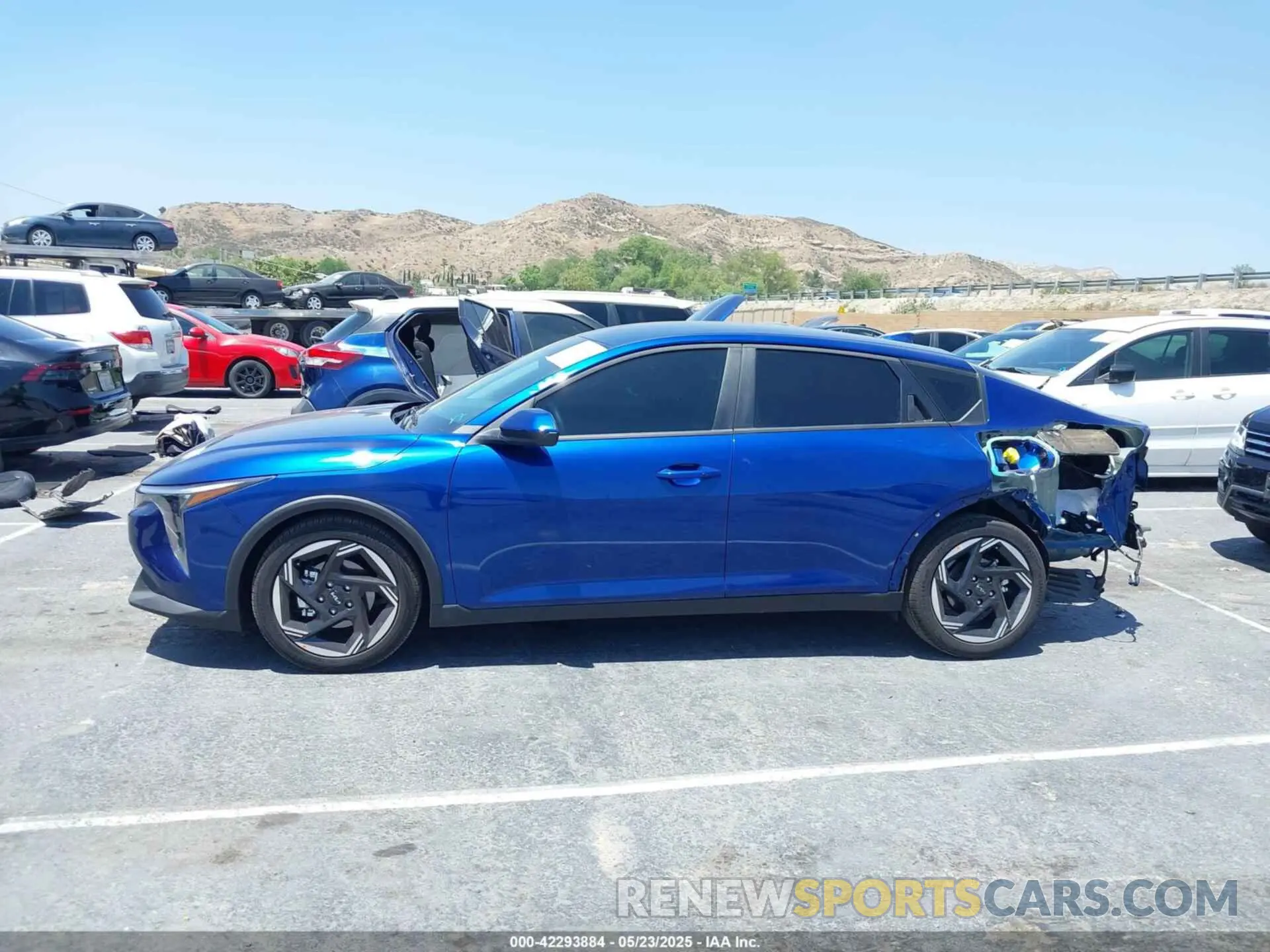 15 fotografías del automóvil dañado 3KPFU4DE8SE111546 KIA K4 2025