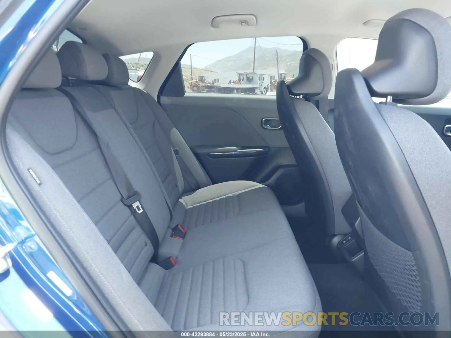8 fotografías del automóvil dañado 3KPFU4DE8SE111546 KIA K4 2025