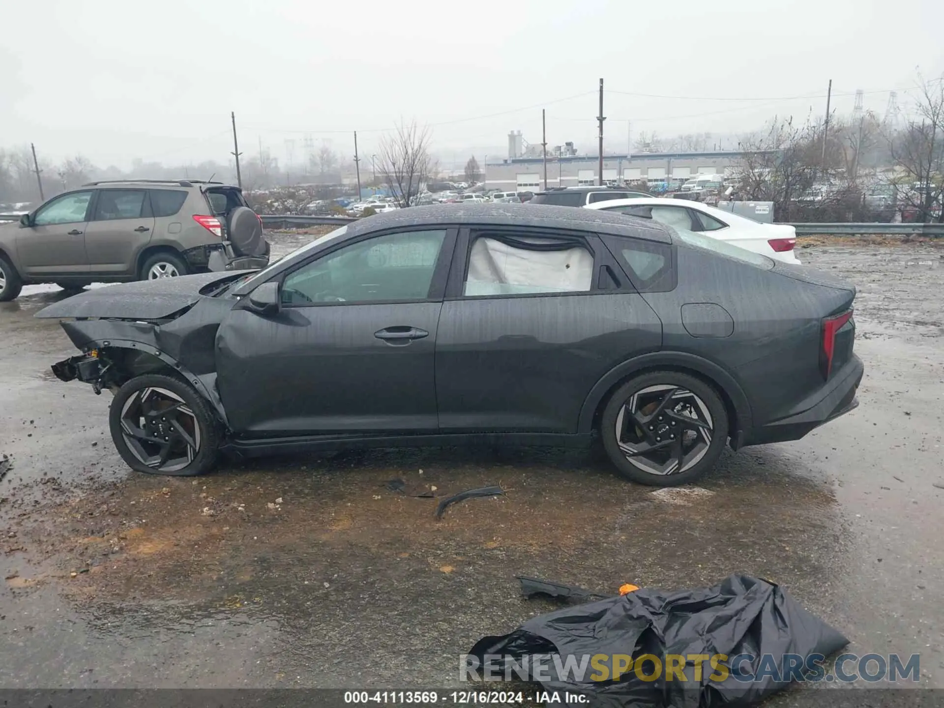 13 fotografías del automóvil dañado 3KPFU4DE9SE020236 KIA K4 2025