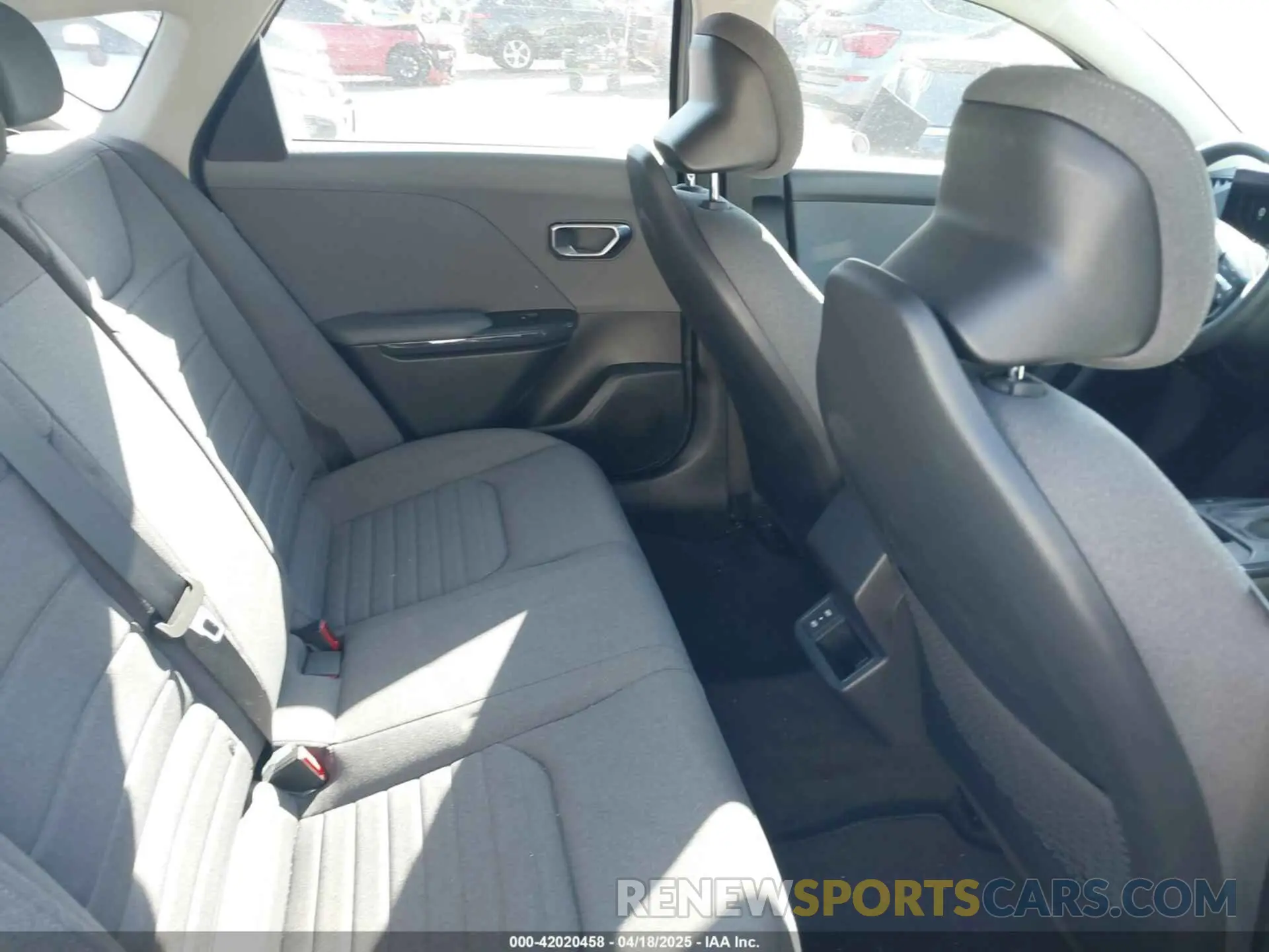 8 fotografías del automóvil dañado 3KPFU4DE9SE048361 KIA K4 2025