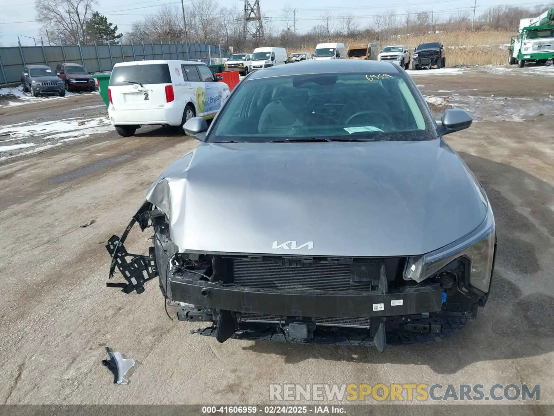 13 fotografías del automóvil dañado 3KPFU4DEXSE007673 KIA K4 2025