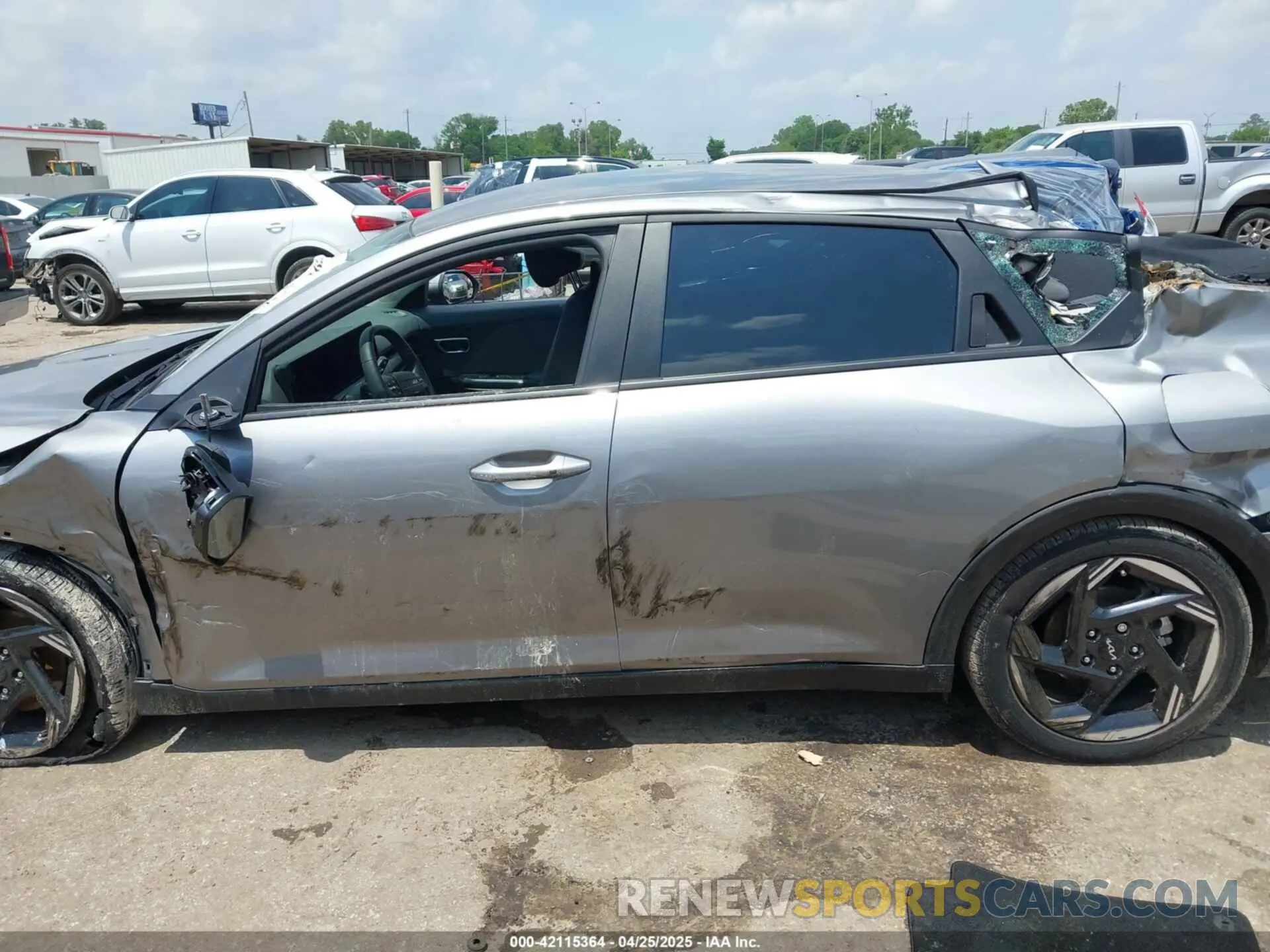 15 fotografías del automóvil dañado 3KPFU4DEXSE008693 KIA K4 2025