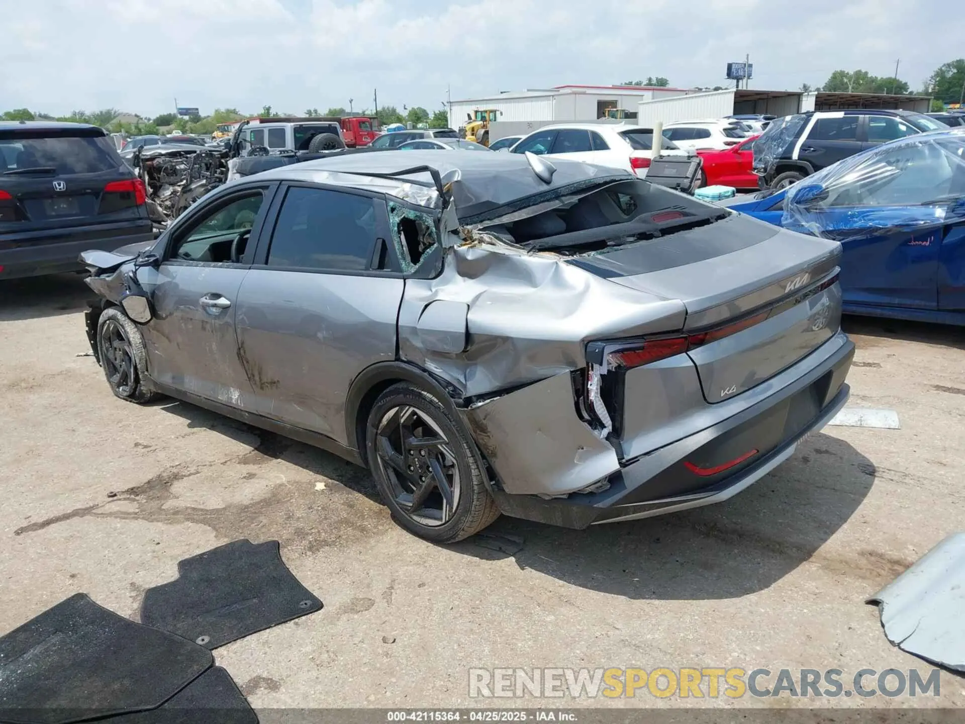 3 fotografías del automóvil dañado 3KPFU4DEXSE008693 KIA K4 2025