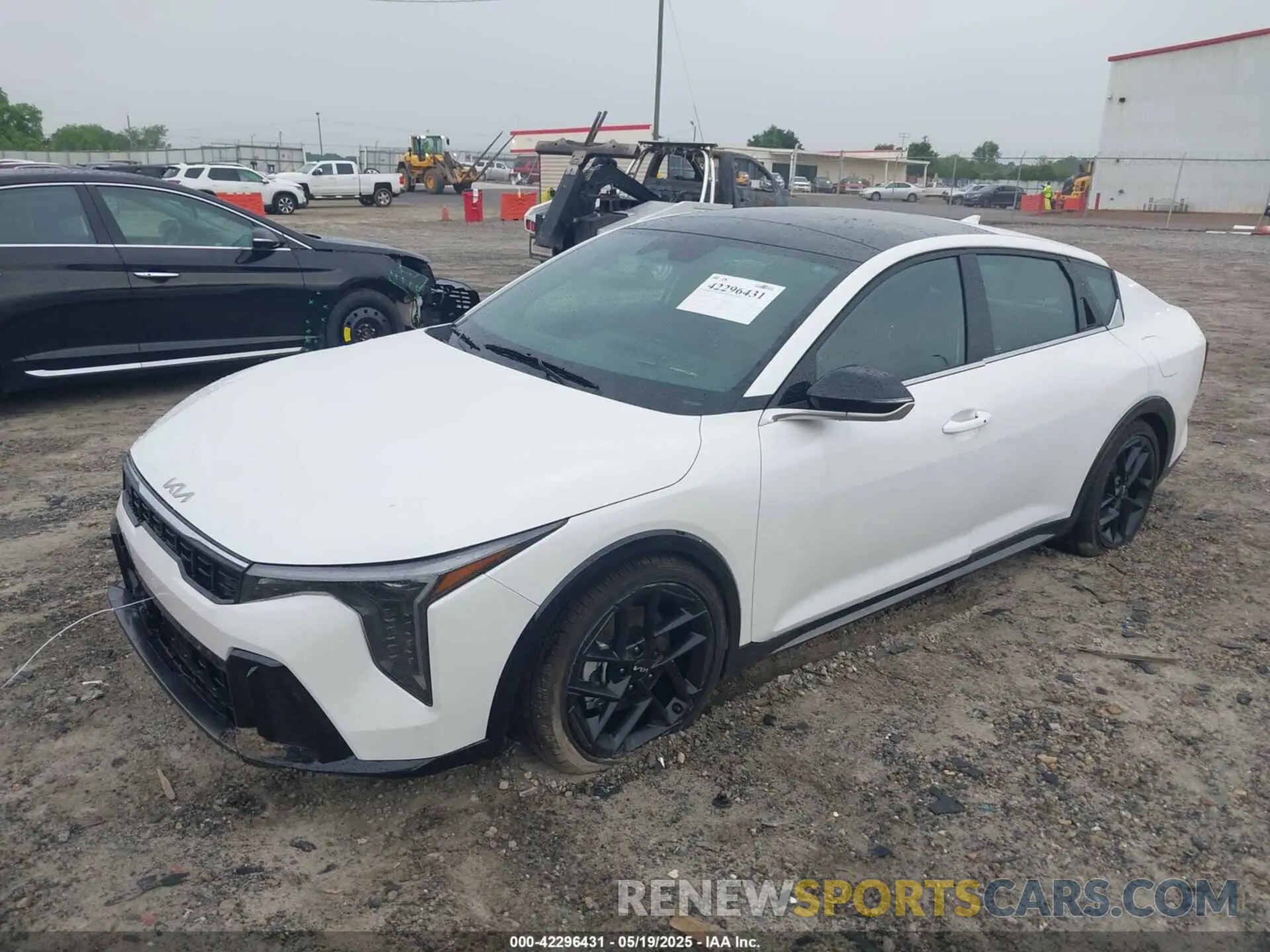2 fotografías del automóvil dañado 3KPFW4DC8SE083112 KIA K4 2025