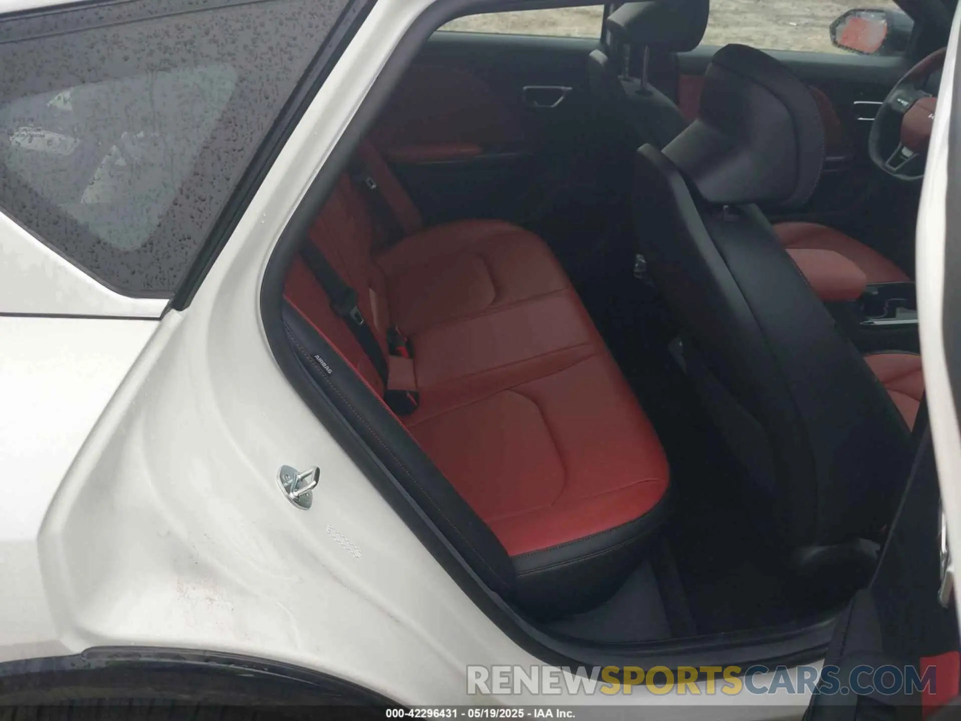 8 fotografías del automóvil dañado 3KPFW4DC8SE083112 KIA K4 2025