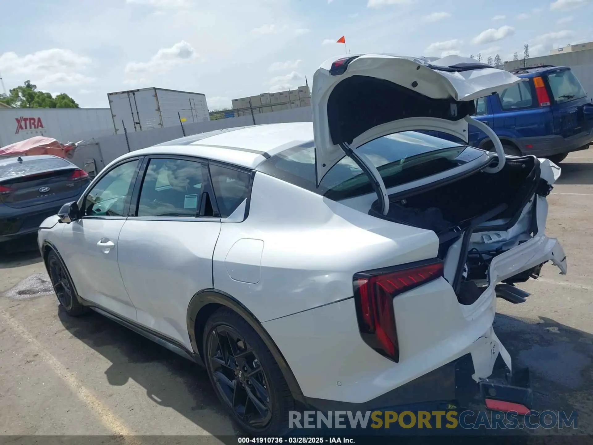 15 fotografías del automóvil dañado 3KPFW4DCXSE101030 KIA K4 2025