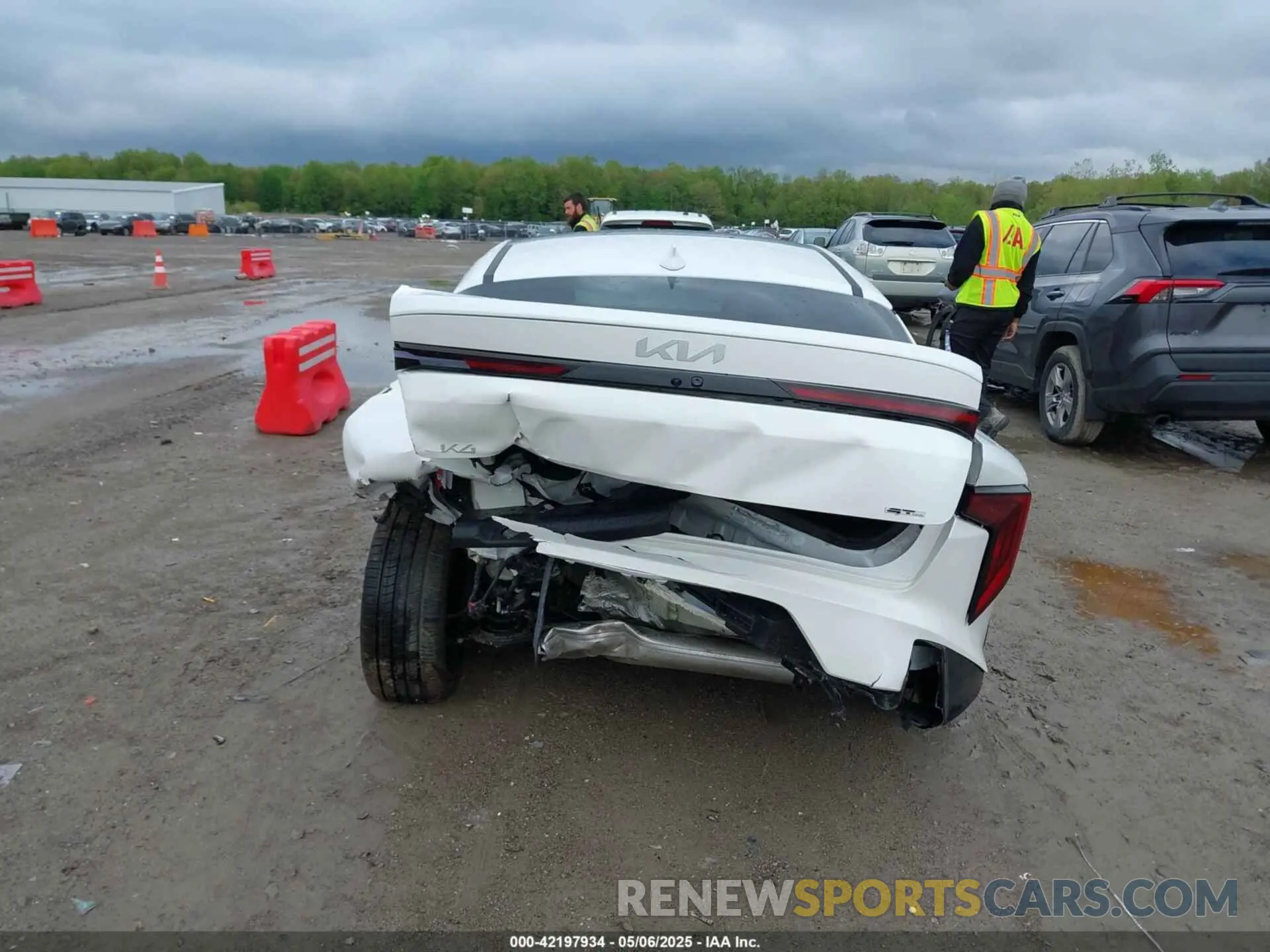 16 fotografías del automóvil dañado 3KPFW4DE6SE083711 KIA K4 2025