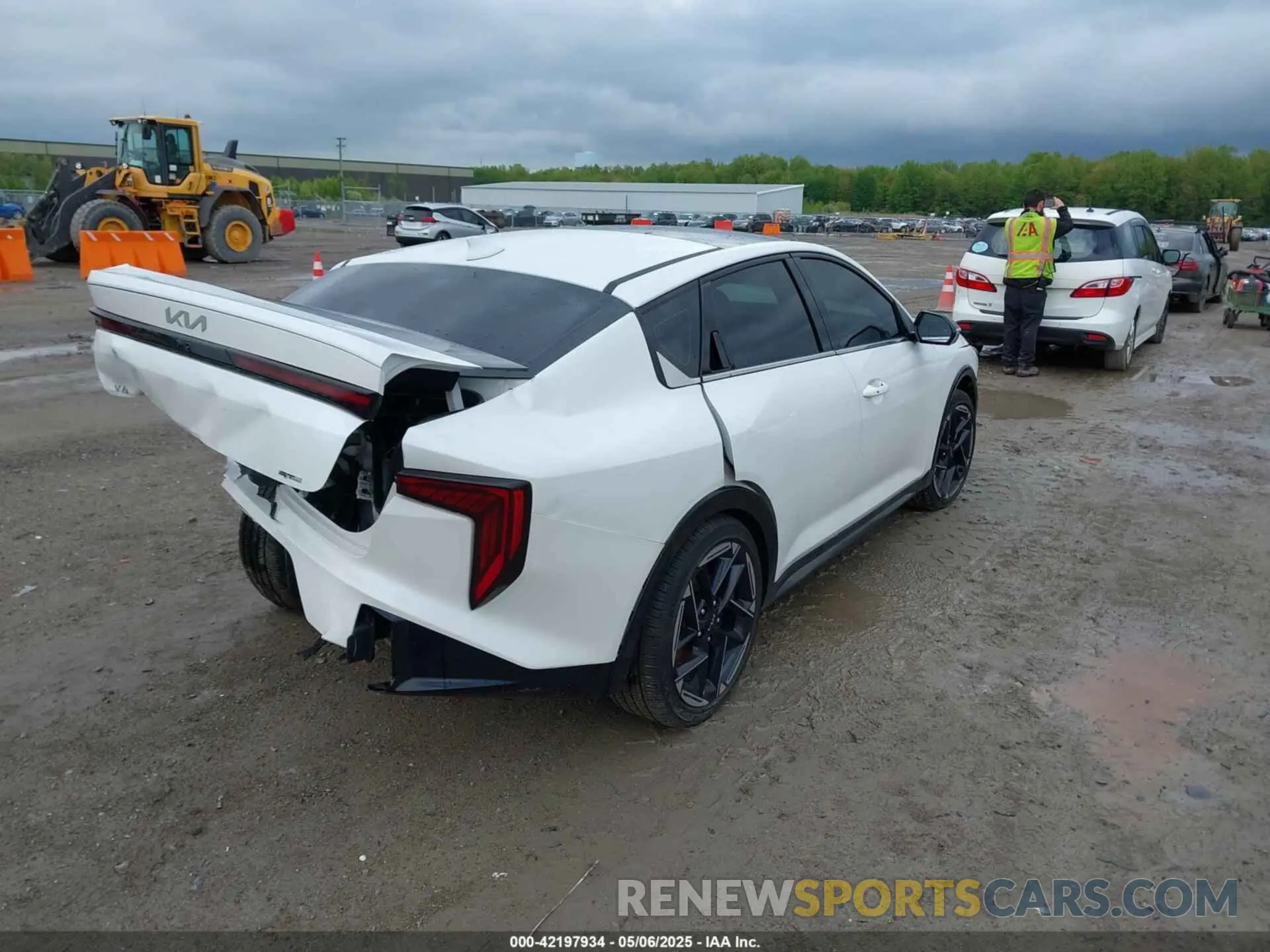 4 fotografías del automóvil dañado 3KPFW4DE6SE083711 KIA K4 2025