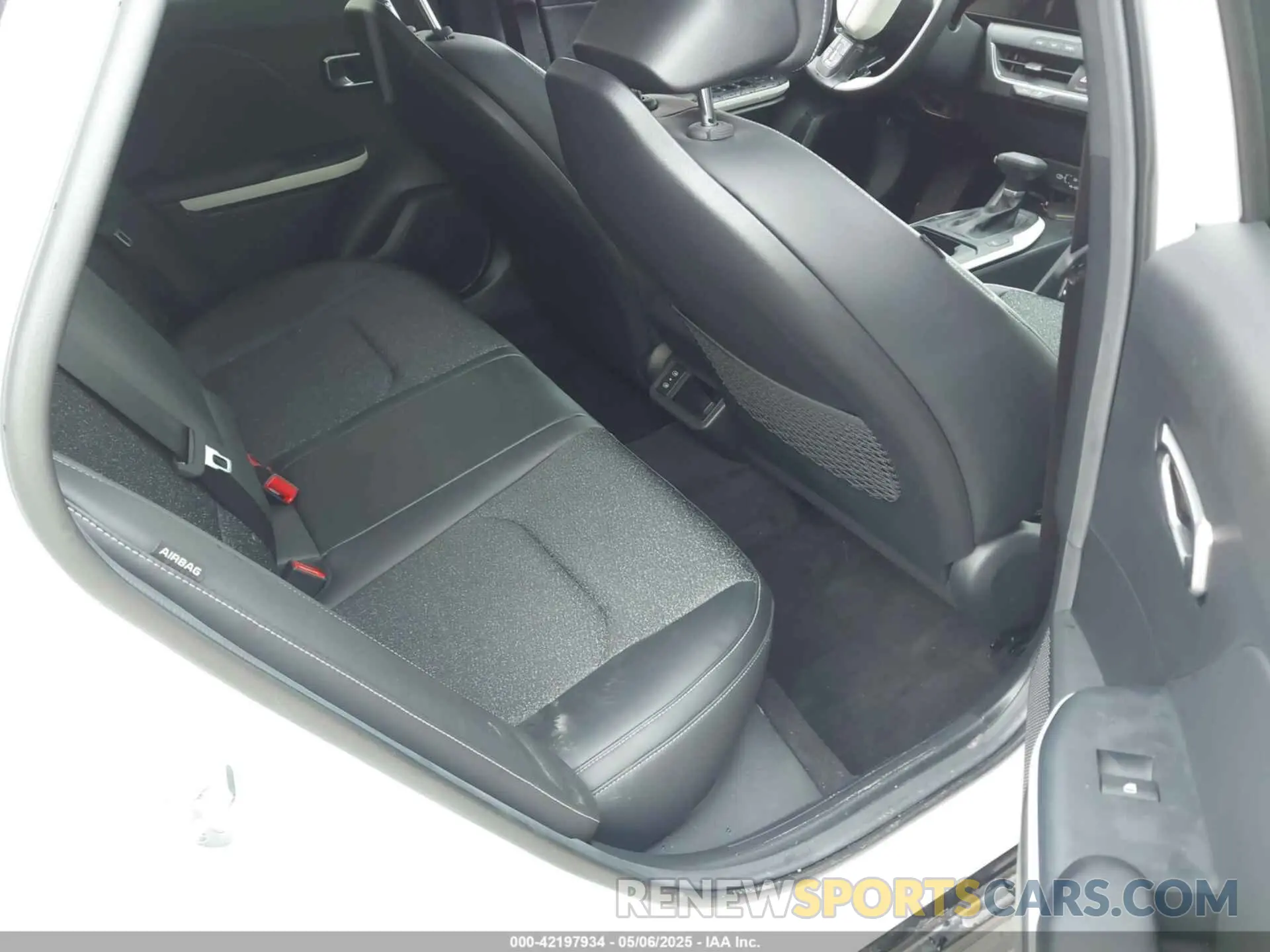 8 fotografías del automóvil dañado 3KPFW4DE6SE083711 KIA K4 2025