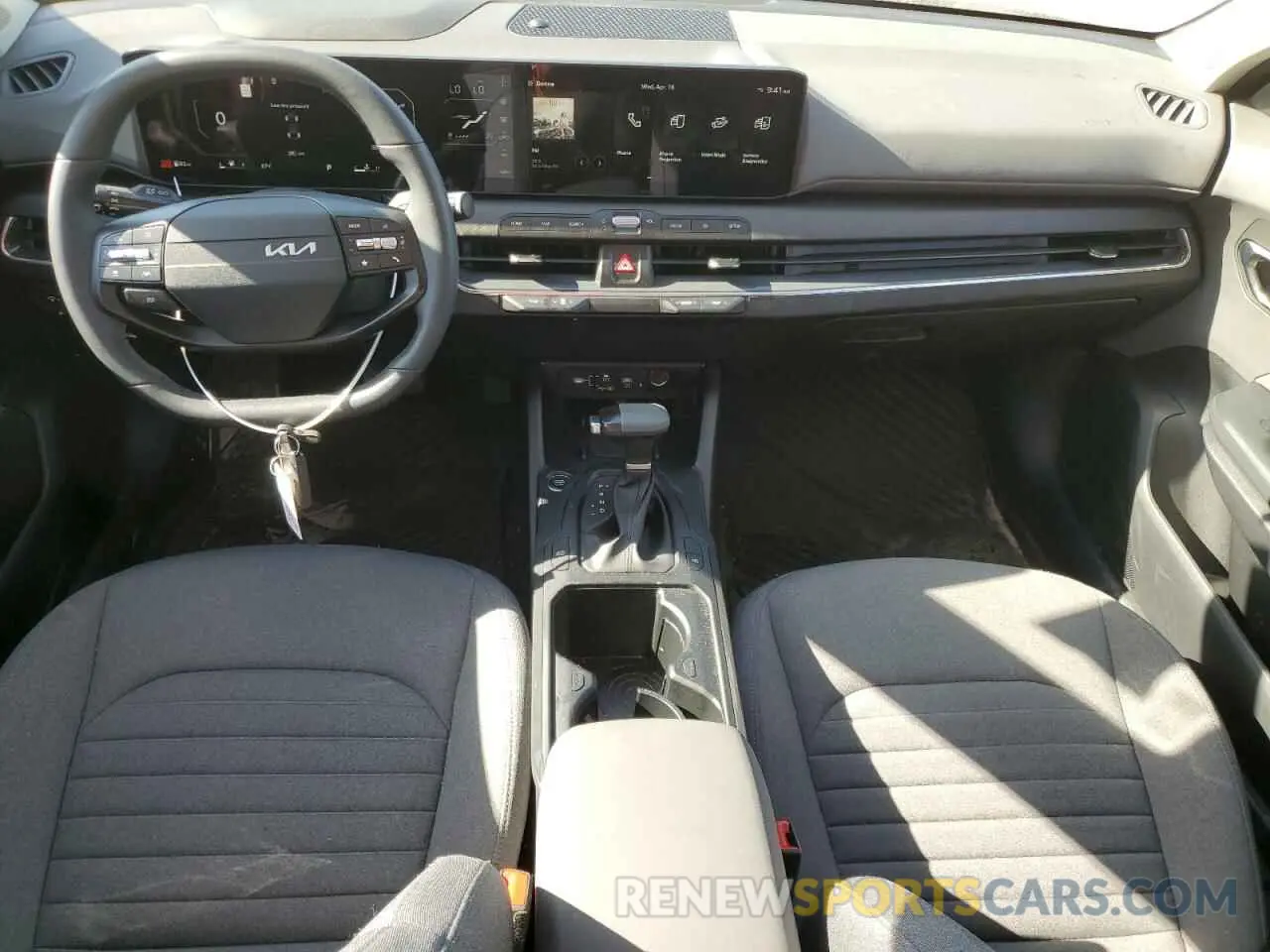 8 fotografías del automóvil dañado 3KPFU4DE2SE032860 KIA K4 EX 2025