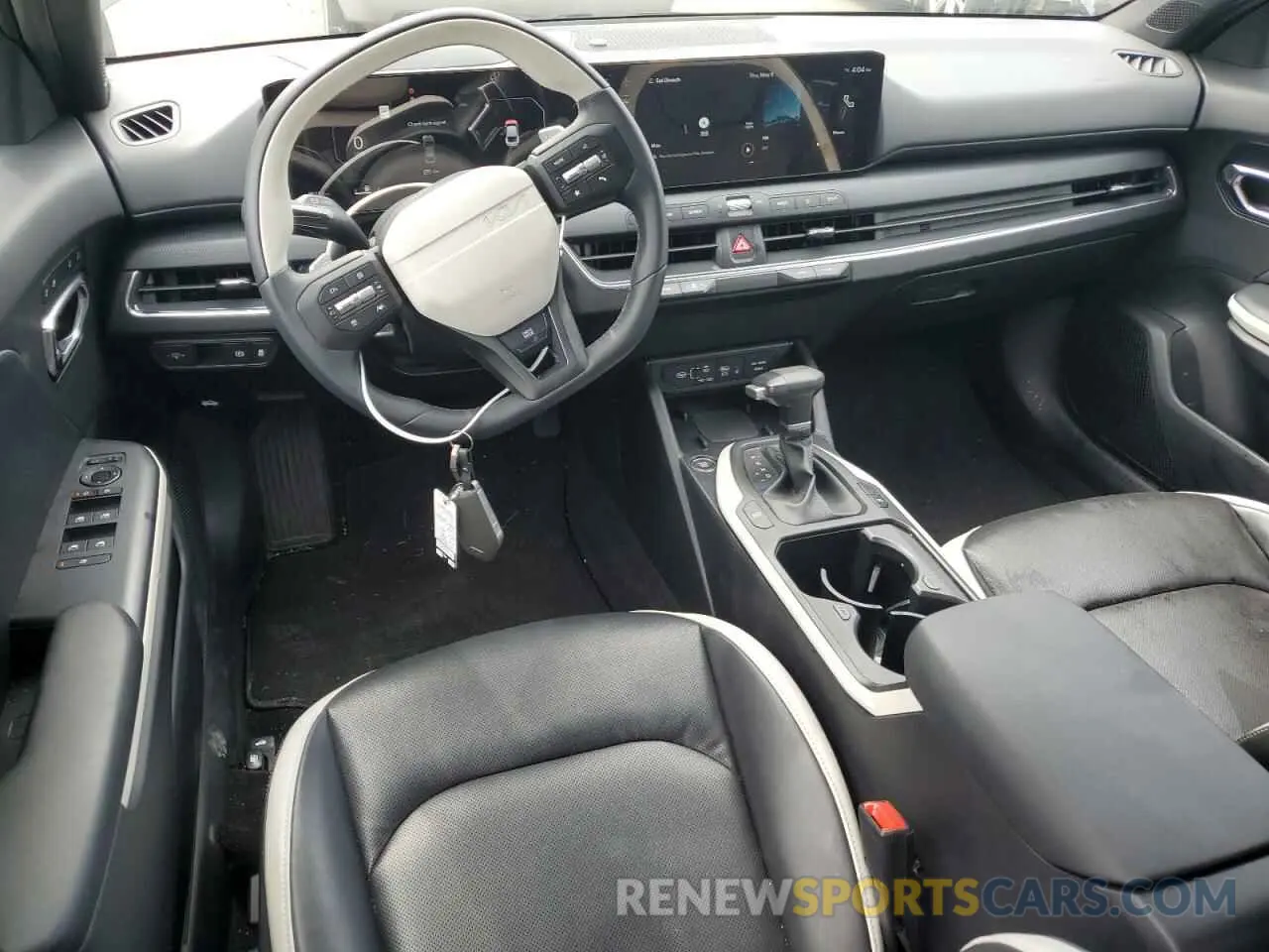 8 fotografías del automóvil dañado 3KPFW4DE1SE042869 KIA K4 GT LINE 2025
