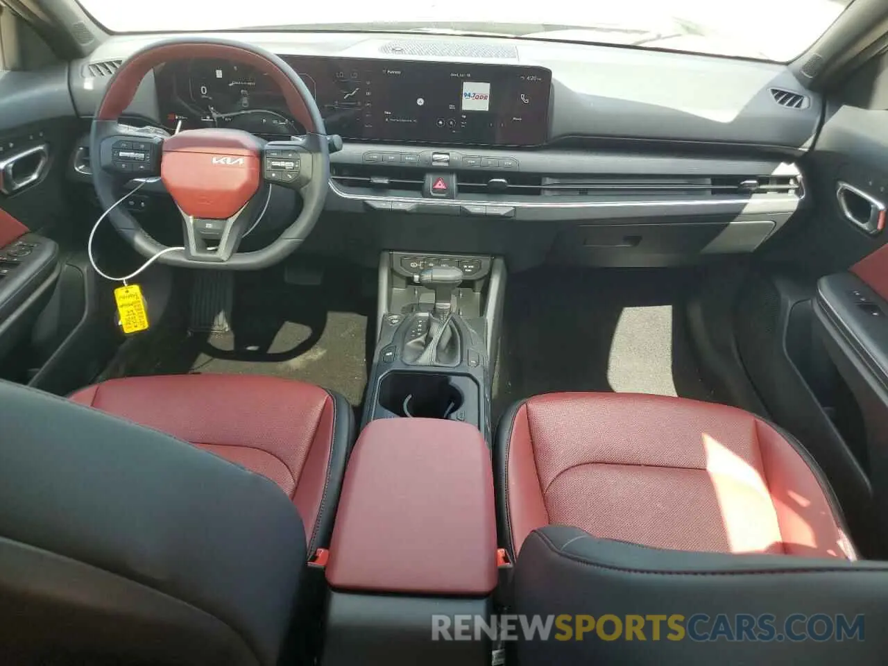 8 fotografías del automóvil dañado 3KPFW4DE2SE055954 KIA K4 GT LINE 2025