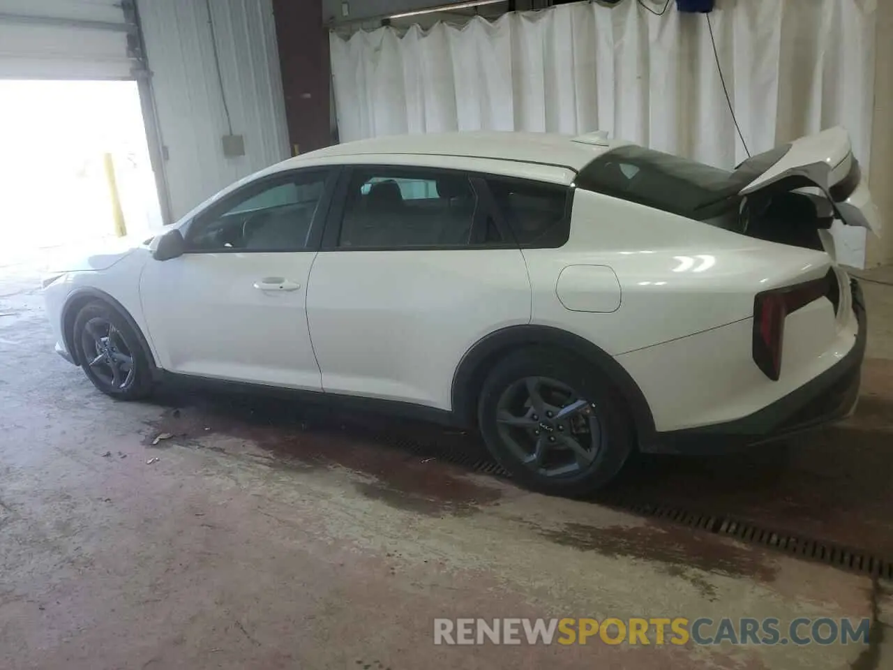 2 fotografías del automóvil dañado 3KPFT4DE0SE061955 KIA K4 LX 2025