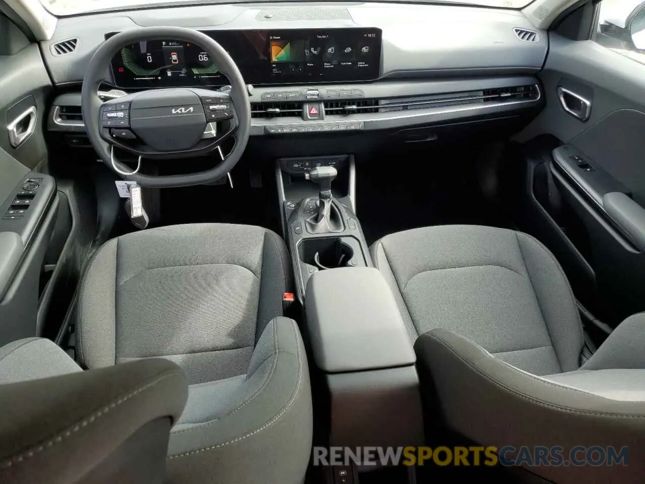 8 fotografías del automóvil dañado 3KPFT4DE0SE085429 KIA K4 LX 2025