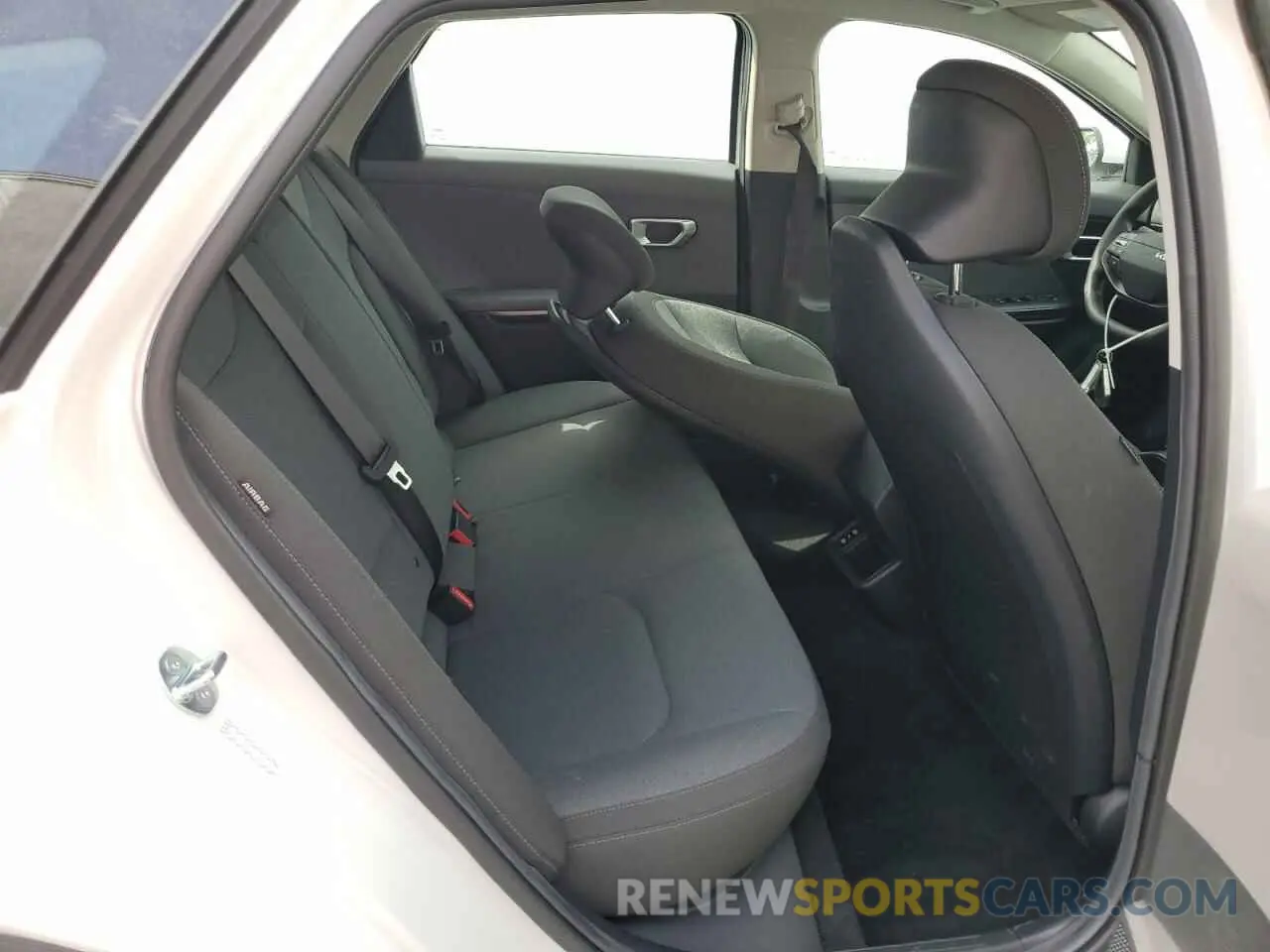 10 fotografías del automóvil dañado 3KPFT4DE0SE085463 KIA K4 LX 2025
